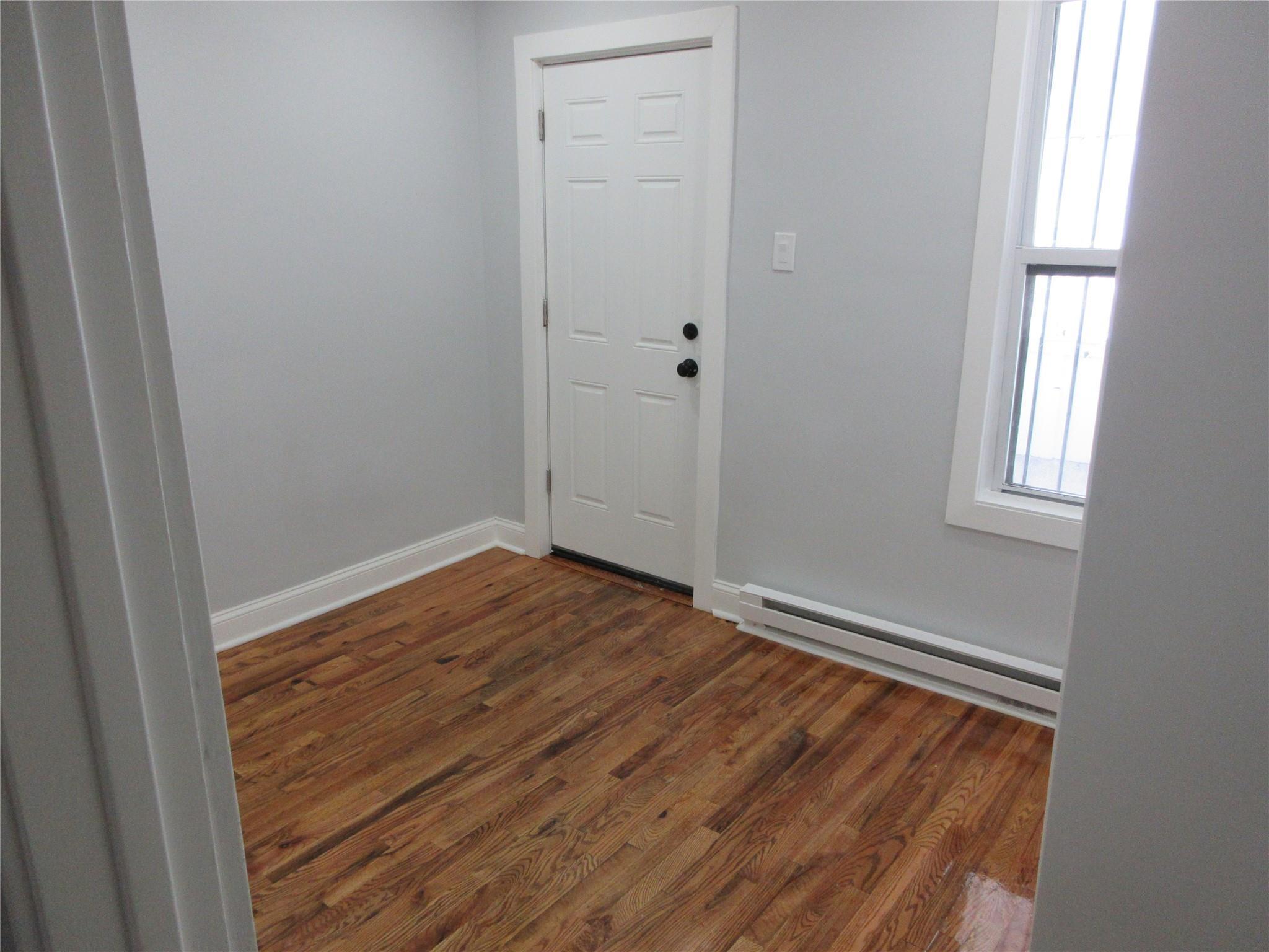 Single Family 213th  Bronx, NY 10469, MLS-856810-8
