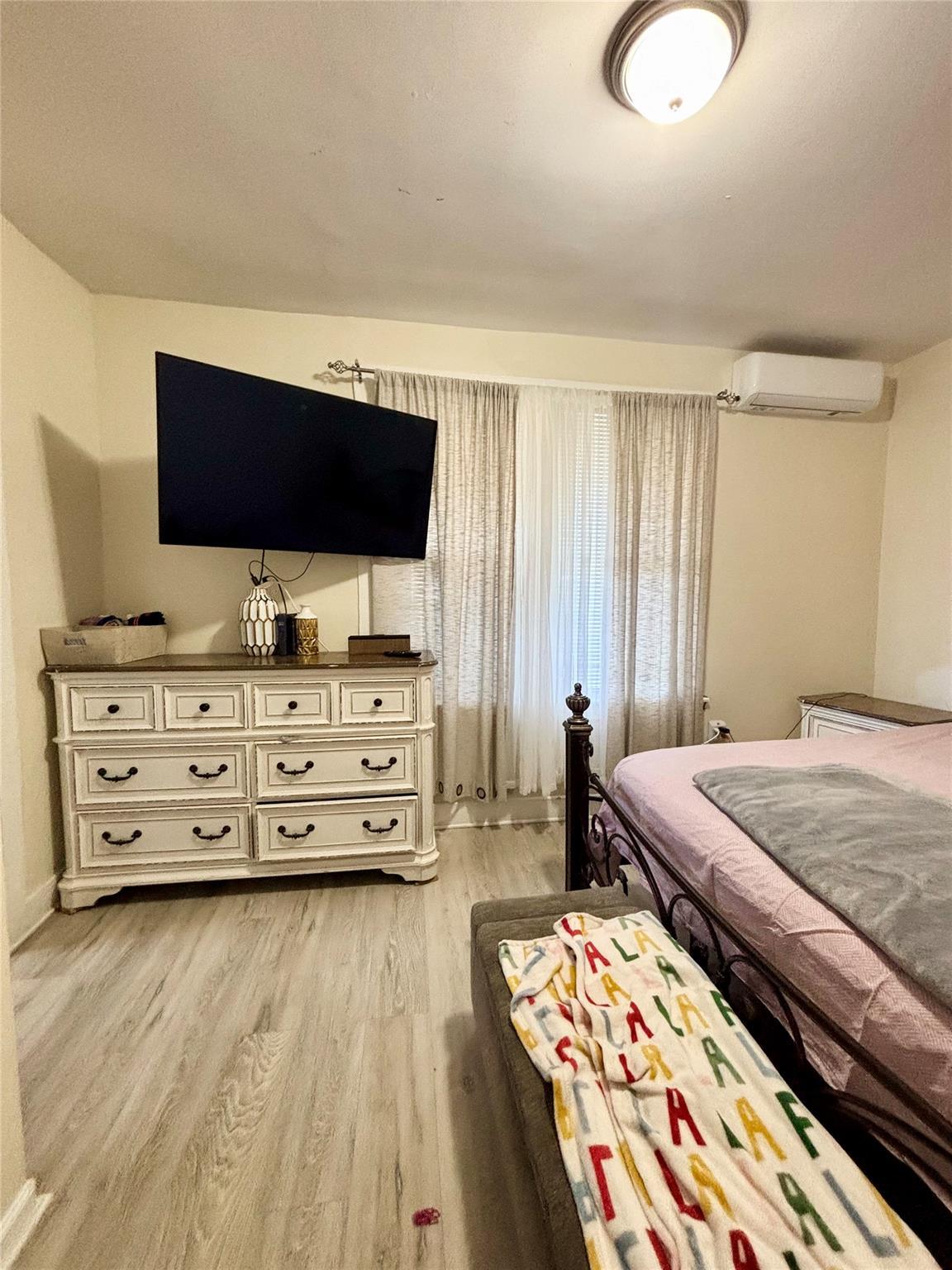 Single Family Burke  Bronx, NY 10469, MLS-856821-26