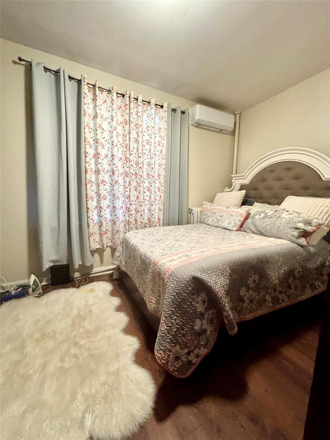 Single Family Burke  Bronx, NY 10469, MLS-856821-40