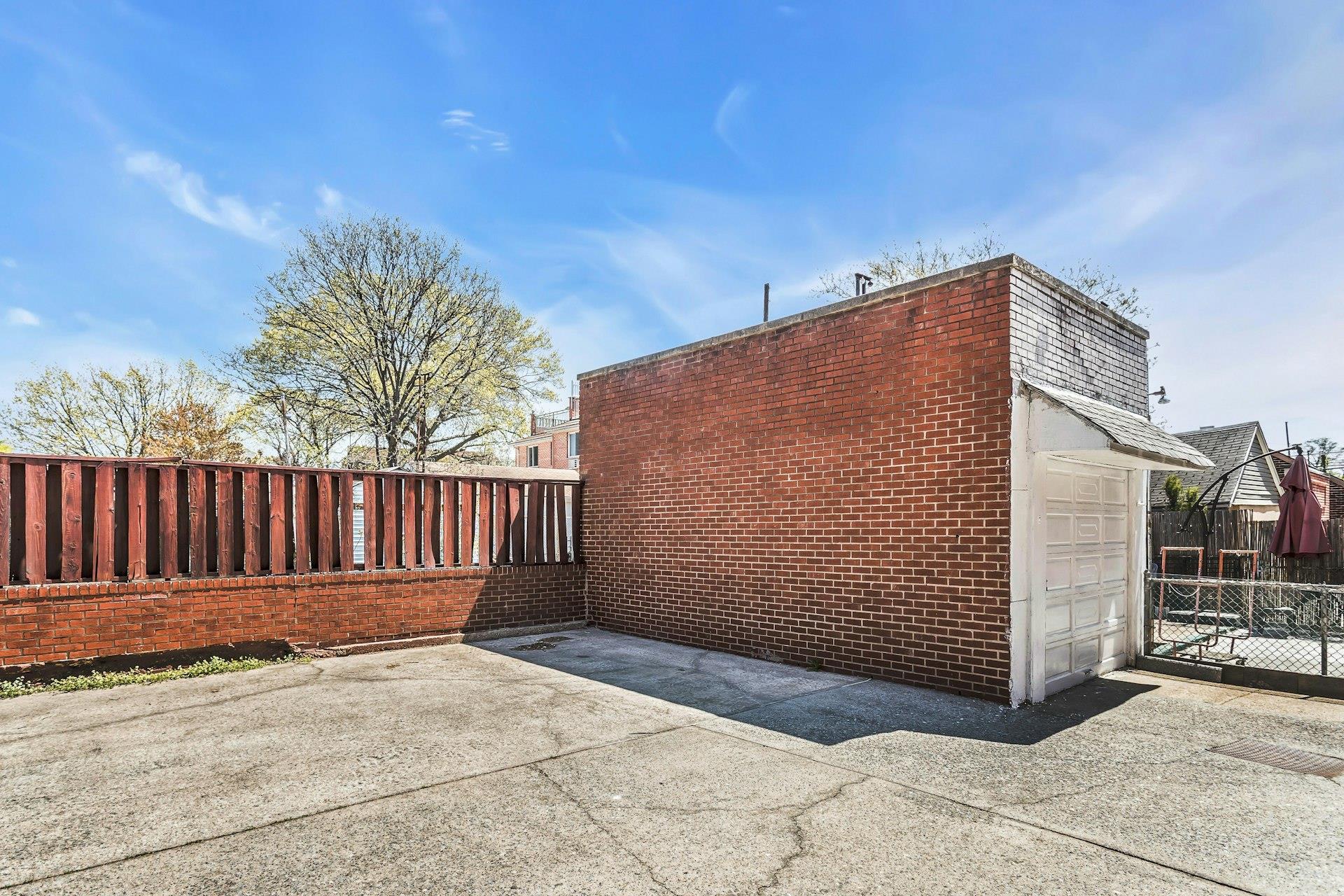 Condo 69th  Queens, NY 11378, MLS-856836-21