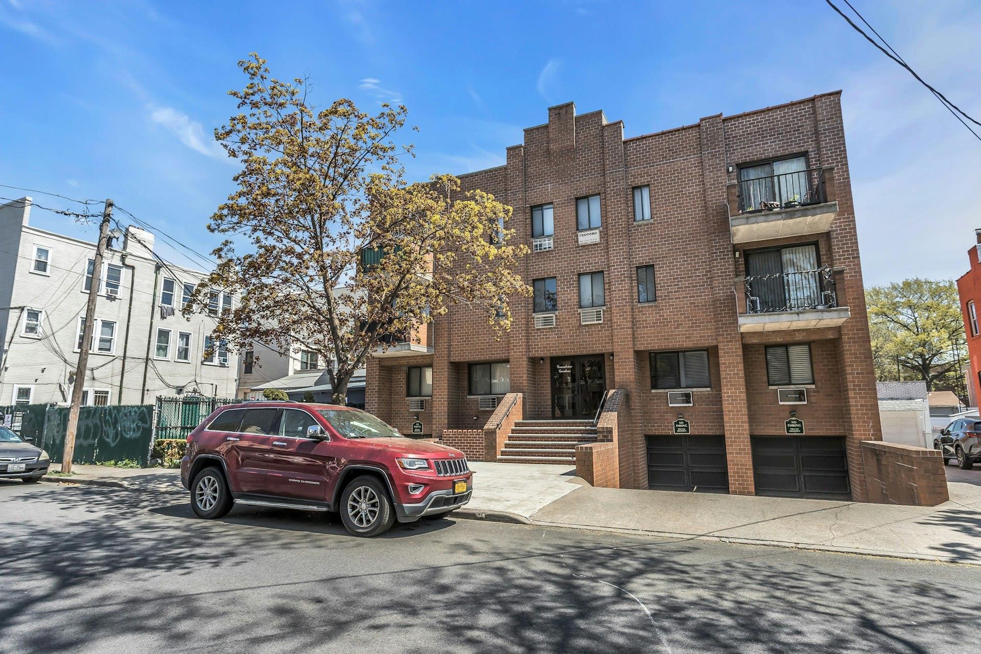 Condo 69th  Queens, NY 11378, MLS-856836-4