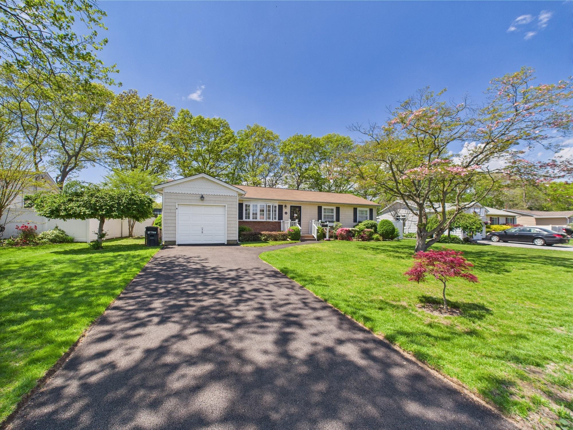 Single Family Lowell  Suffolk County, NY 11782, MLS-856841-2