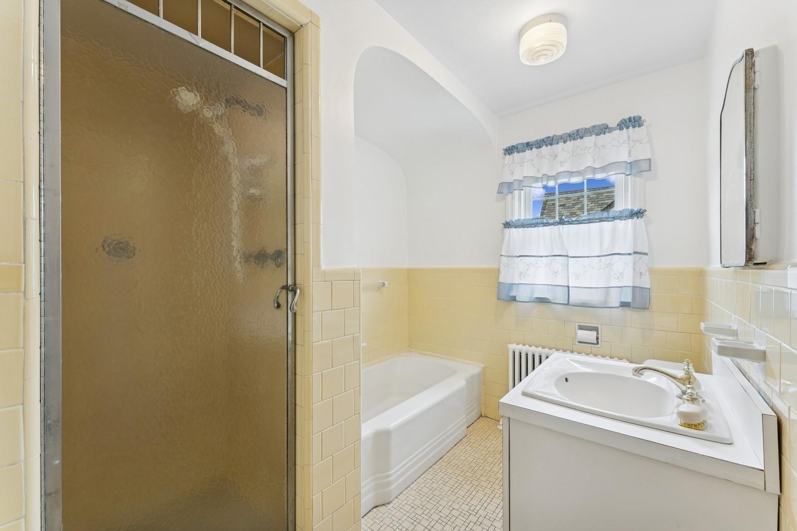 Single Family Stratford  Nassau County, NY 11530, MLS-856847-29