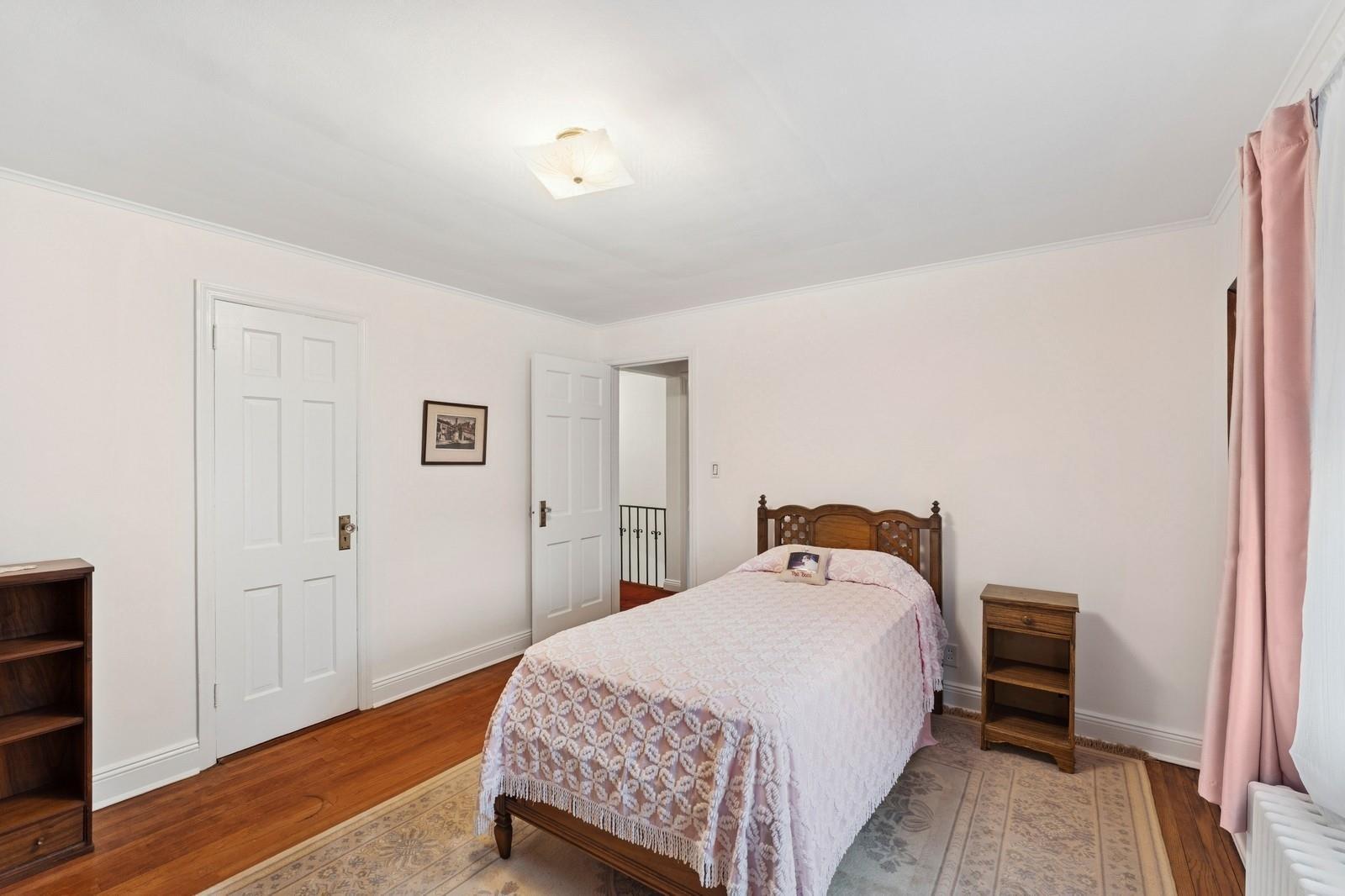 Single Family Stratford  Nassau County, NY 11530, MLS-856847-33