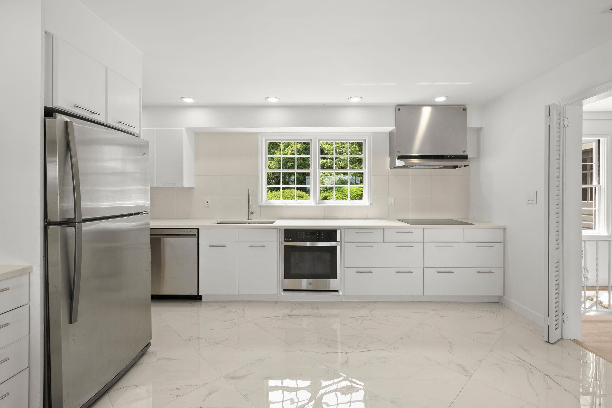 Single Family South Run Suffolk County, NY 11724, MLS-856859-12