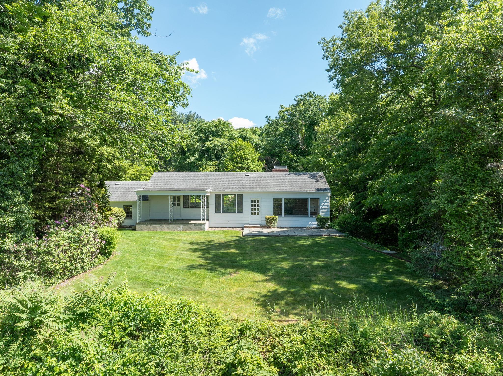 Single Family South Run Suffolk County, NY 11724, MLS-856859-21