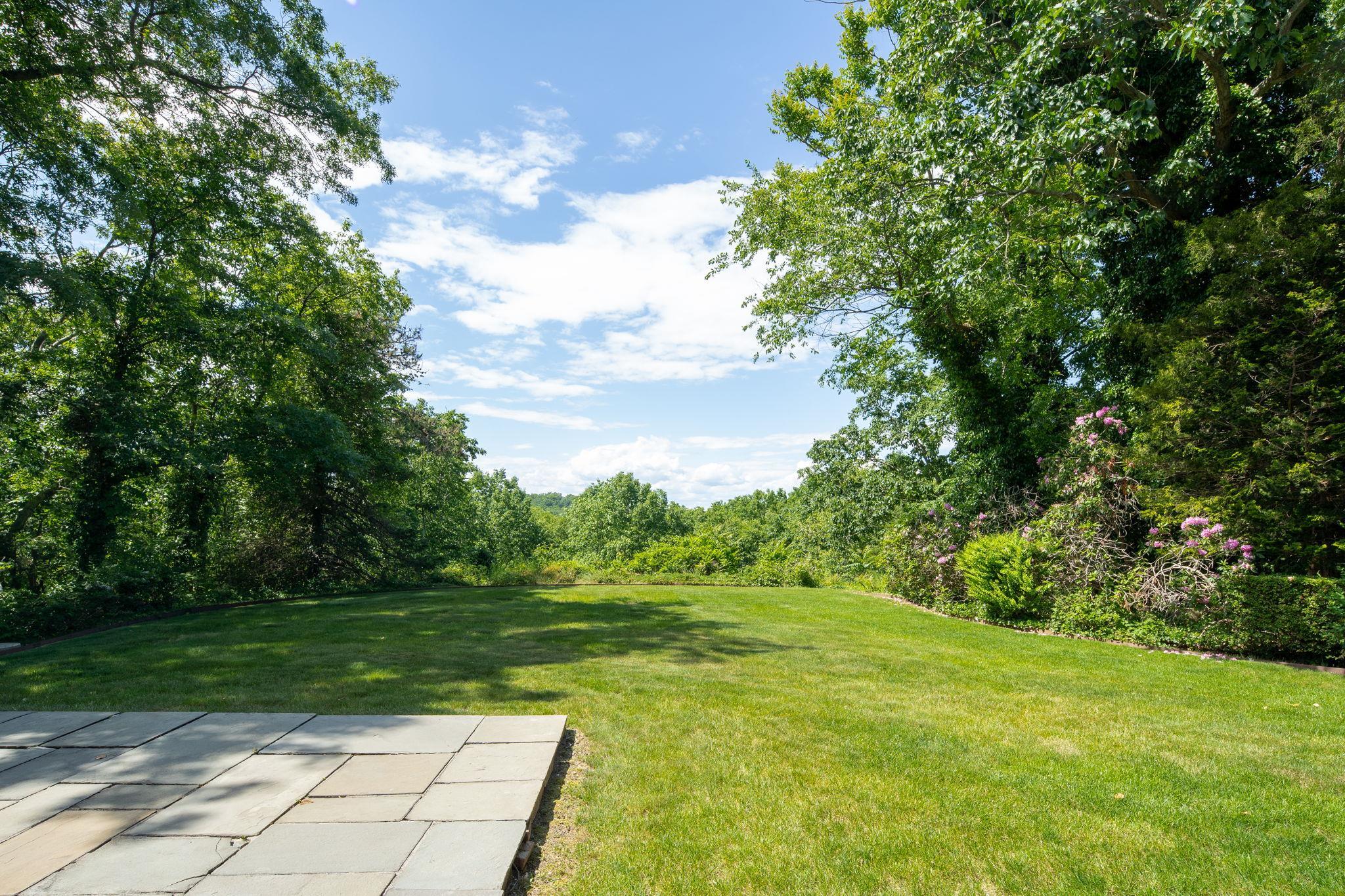 Single Family South Run Suffolk County, NY 11724, MLS-856859-23