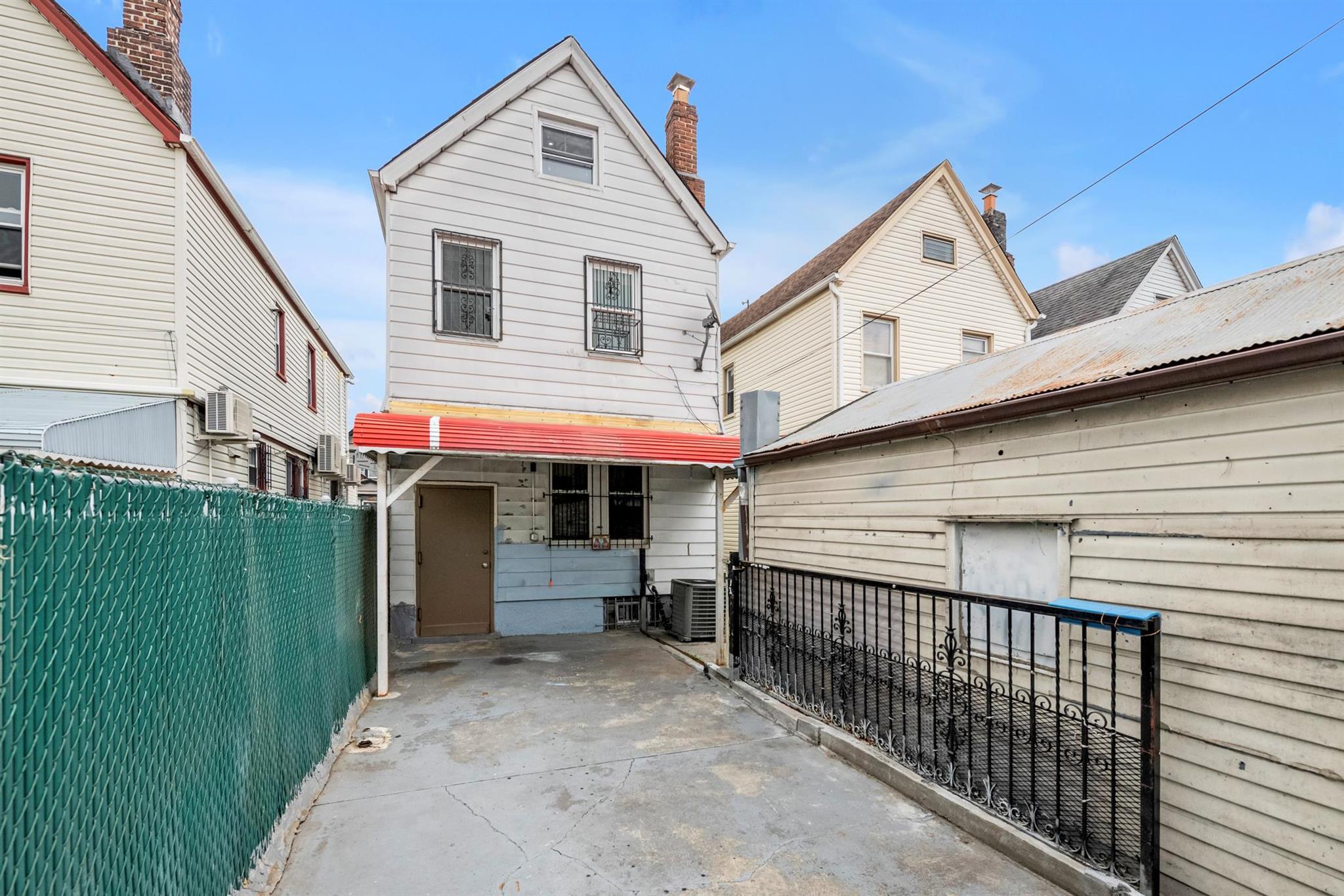 Single Family 74th  Queens, NY 11421, MLS-856861-22