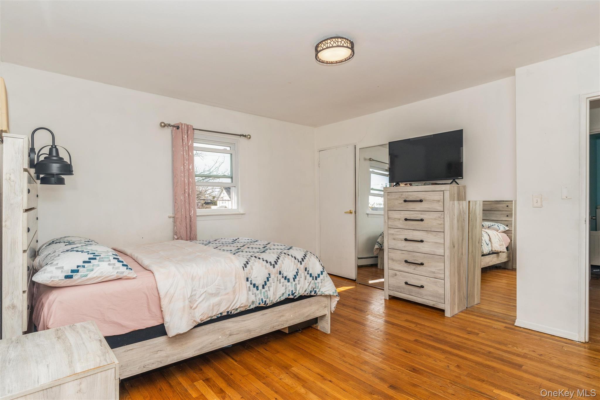 Single Family Washington  Nassau County, NY 11510, MLS-856876-13