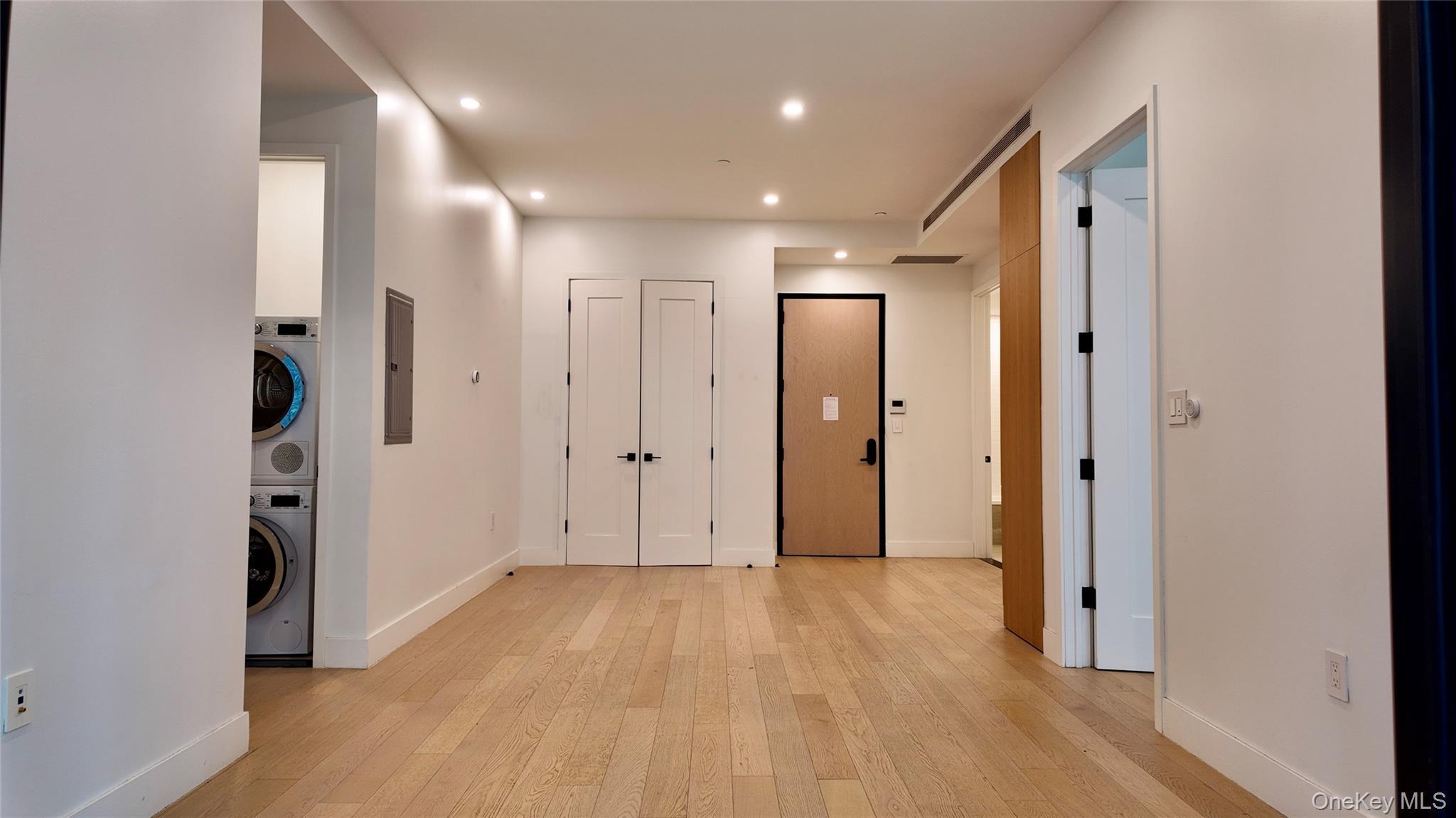 Condo Court Square  Queens, NY 11101, MLS-856897-4