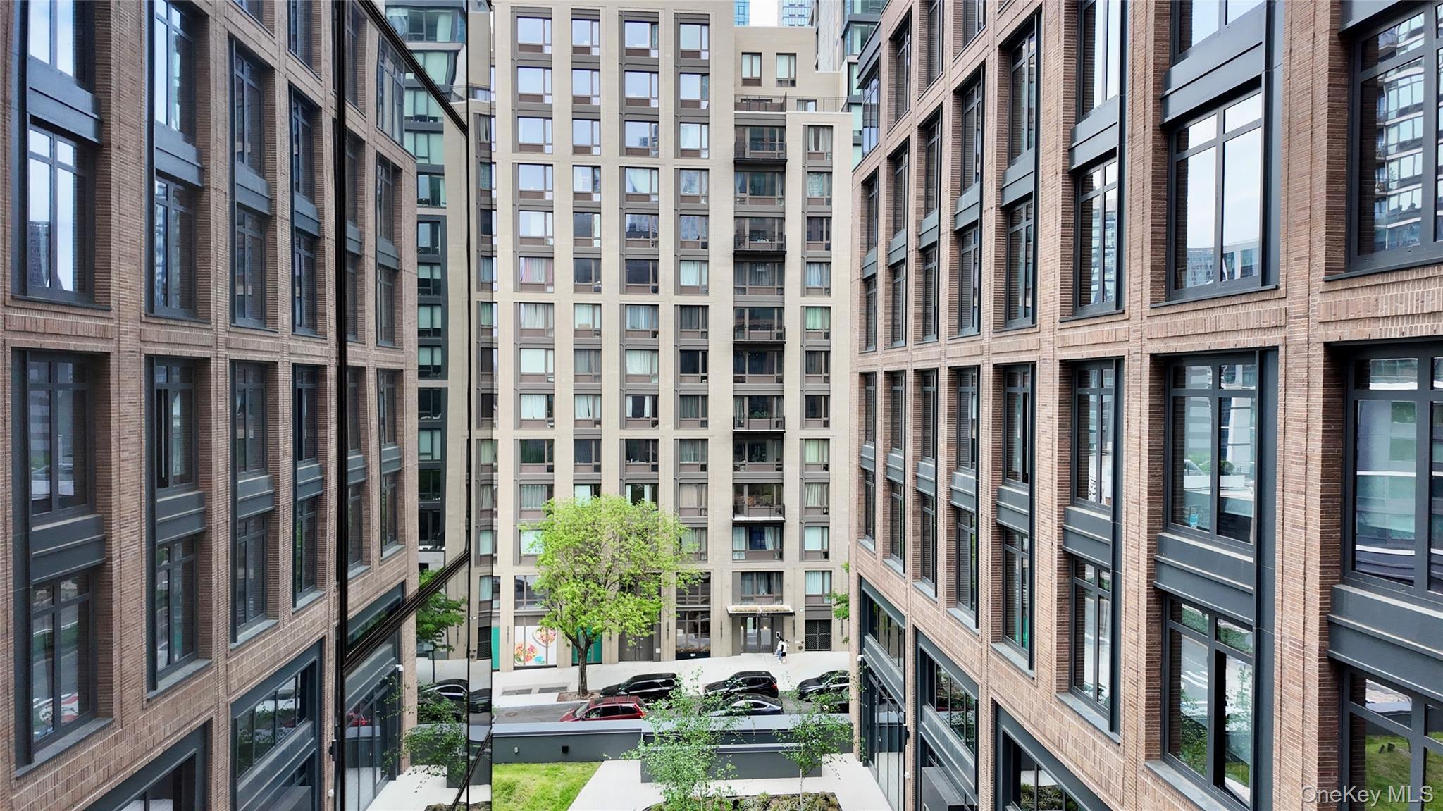 Condo Court Square  Queens, NY 11101, MLS-856897-5