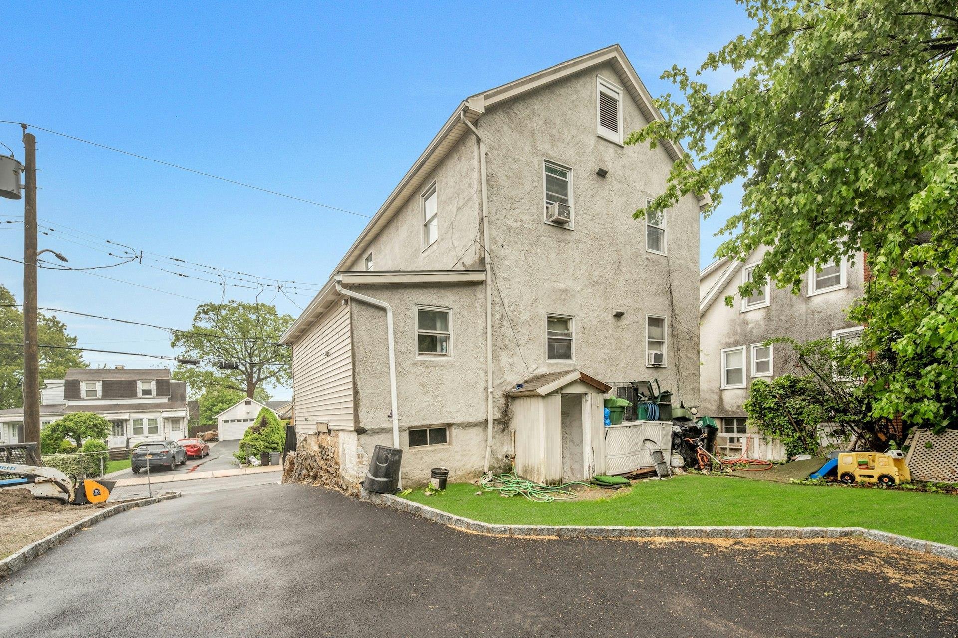 Single Family Grand  Westchester County, NY 10543, MLS-856909-17