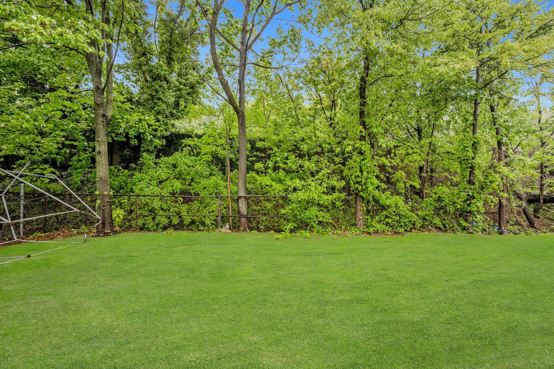 Single Family Grand  Westchester County, NY 10543, MLS-856909-21
