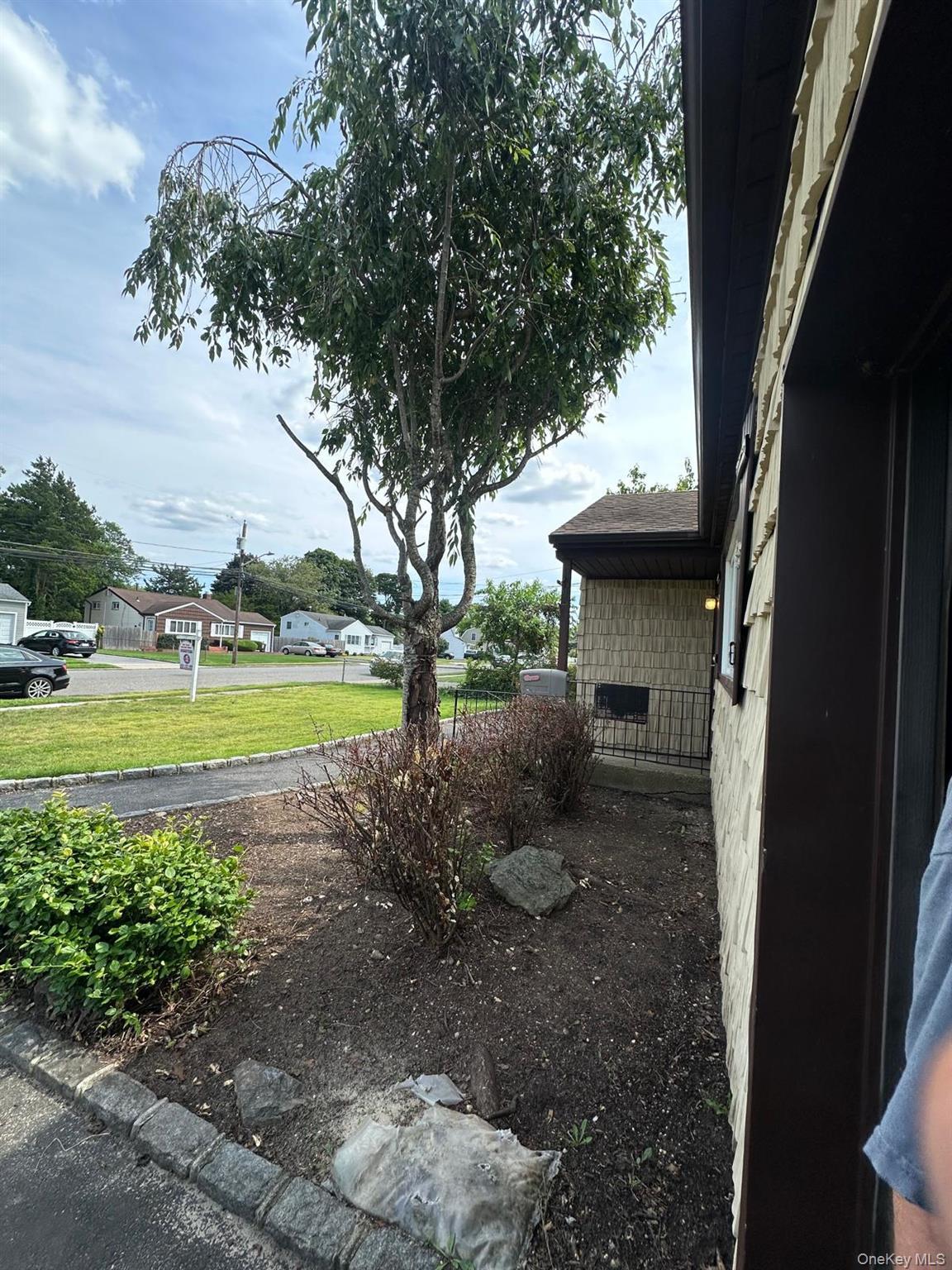 Single Family Glenda  Suffolk County, NY 11729, MLS-856918-10