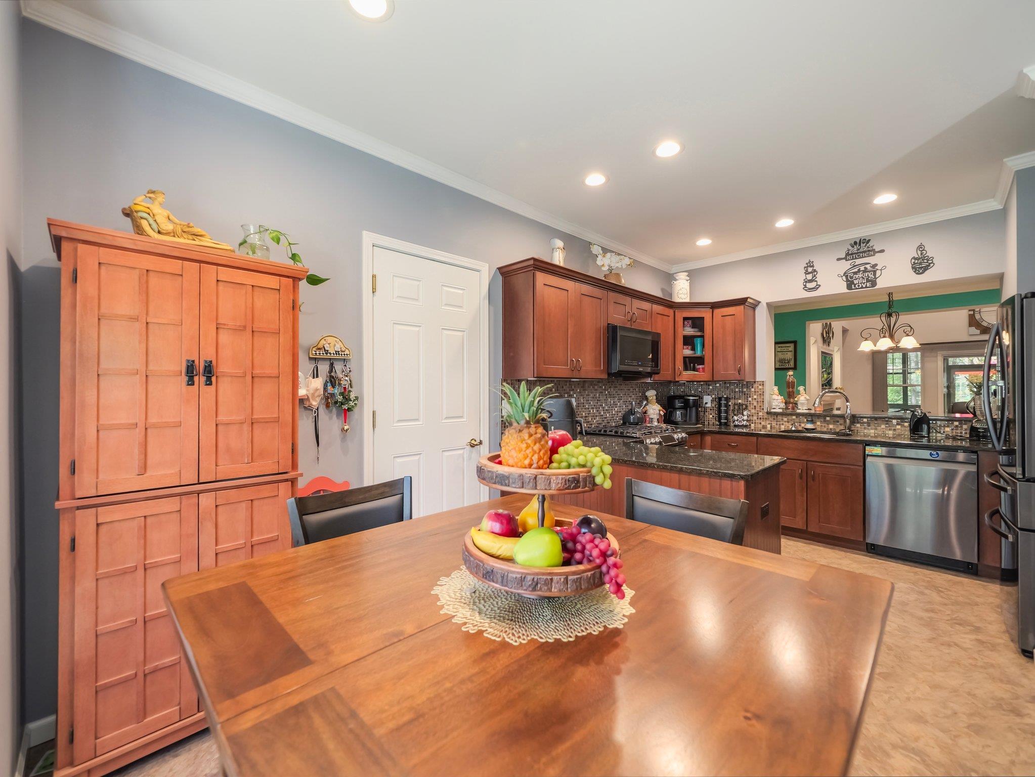 Condo Macintosh Way  Out Of Area, NY 18336, MLS-856919-8