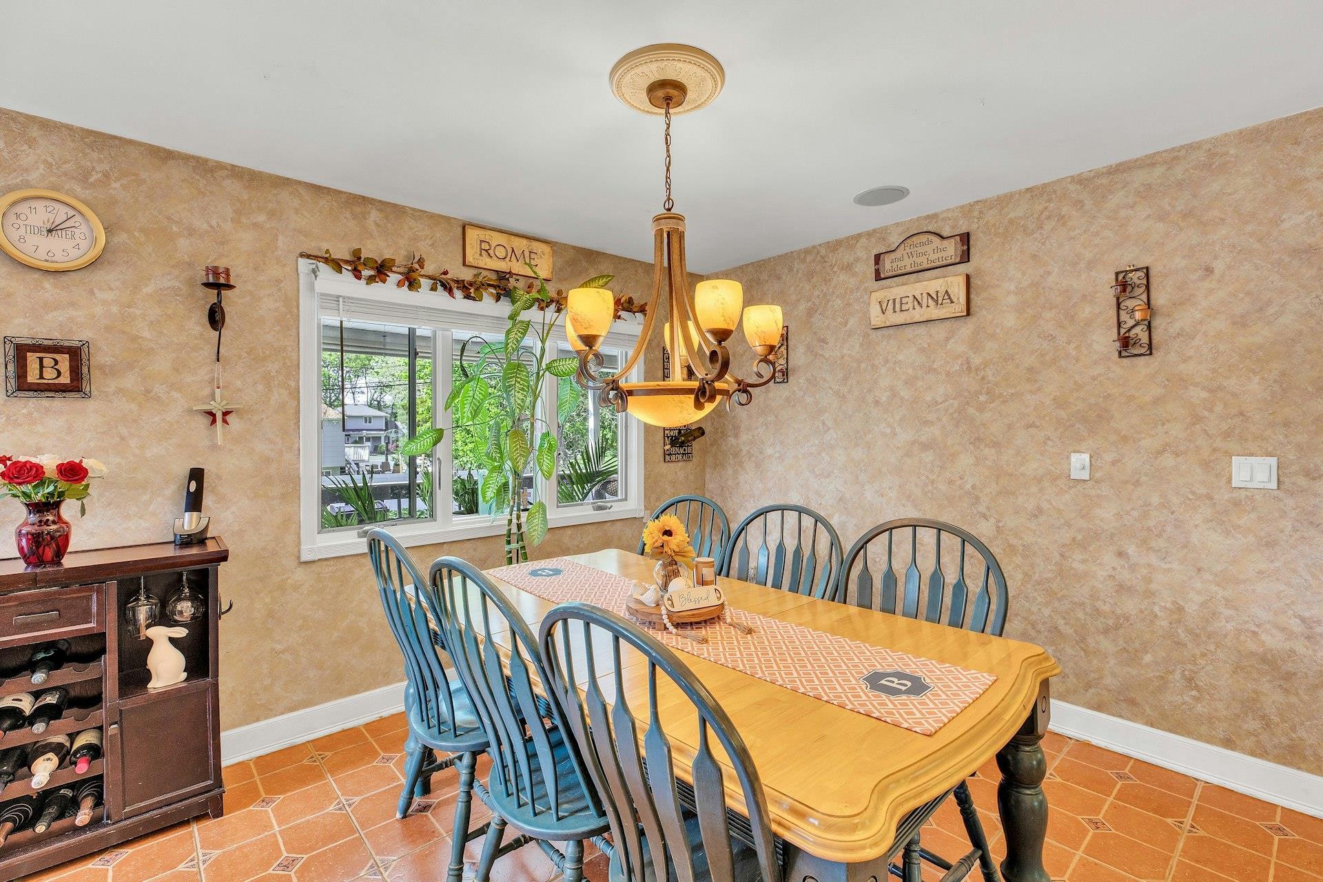 Single Family Pomper  Suffolk County, NY 11731, MLS-856943-10