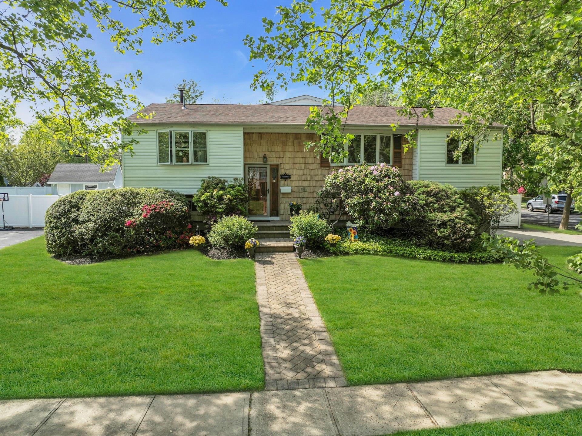 Single Family Pomper  Suffolk County, NY 11731, MLS-856943-2
