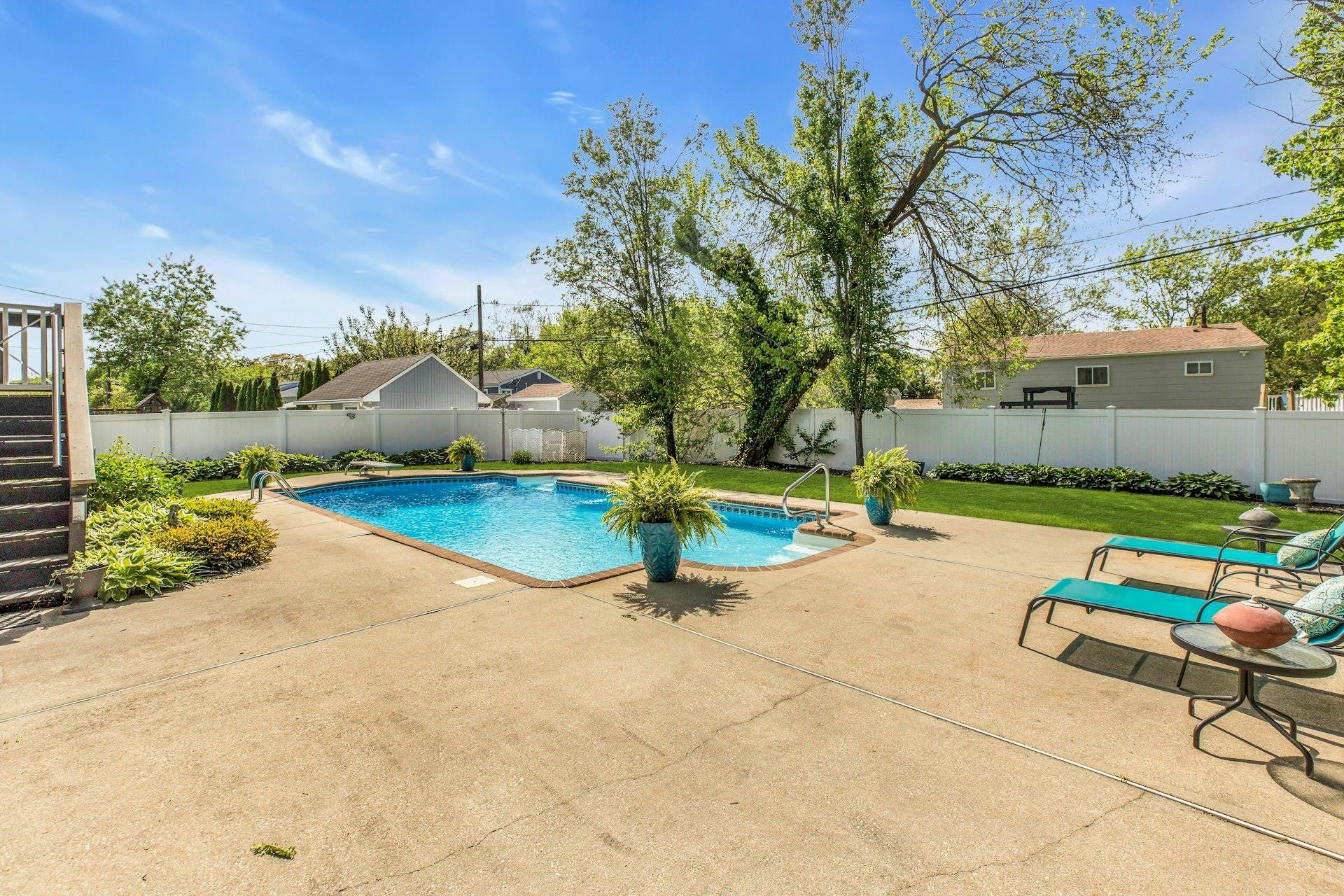 Single Family Pomper  Suffolk County, NY 11731, MLS-856943-28
