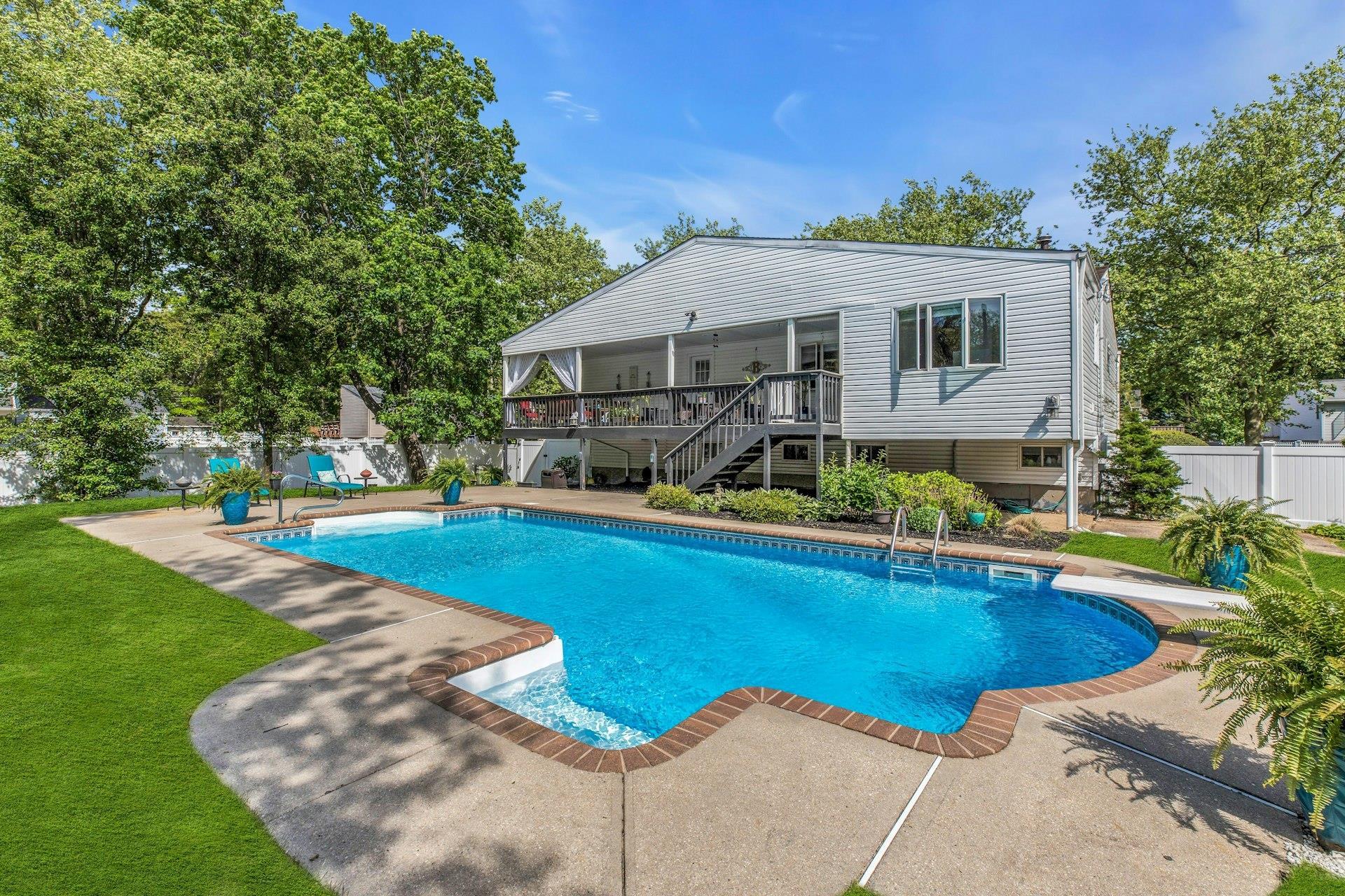 Single Family Pomper  Suffolk County, NY 11731, MLS-856943-29