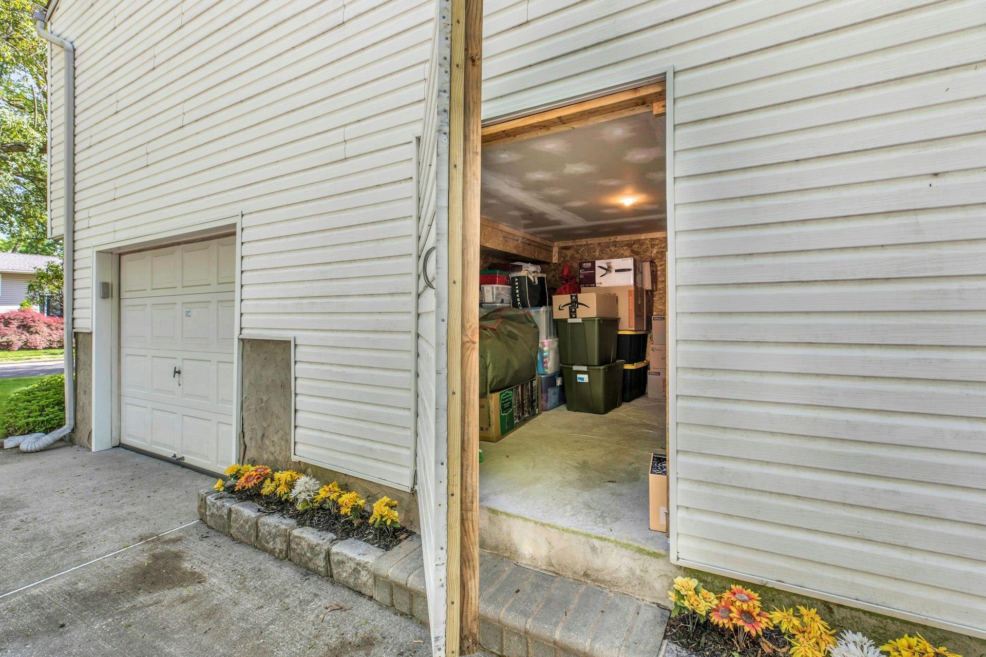 Single Family Pomper  Suffolk County, NY 11731, MLS-856943-30