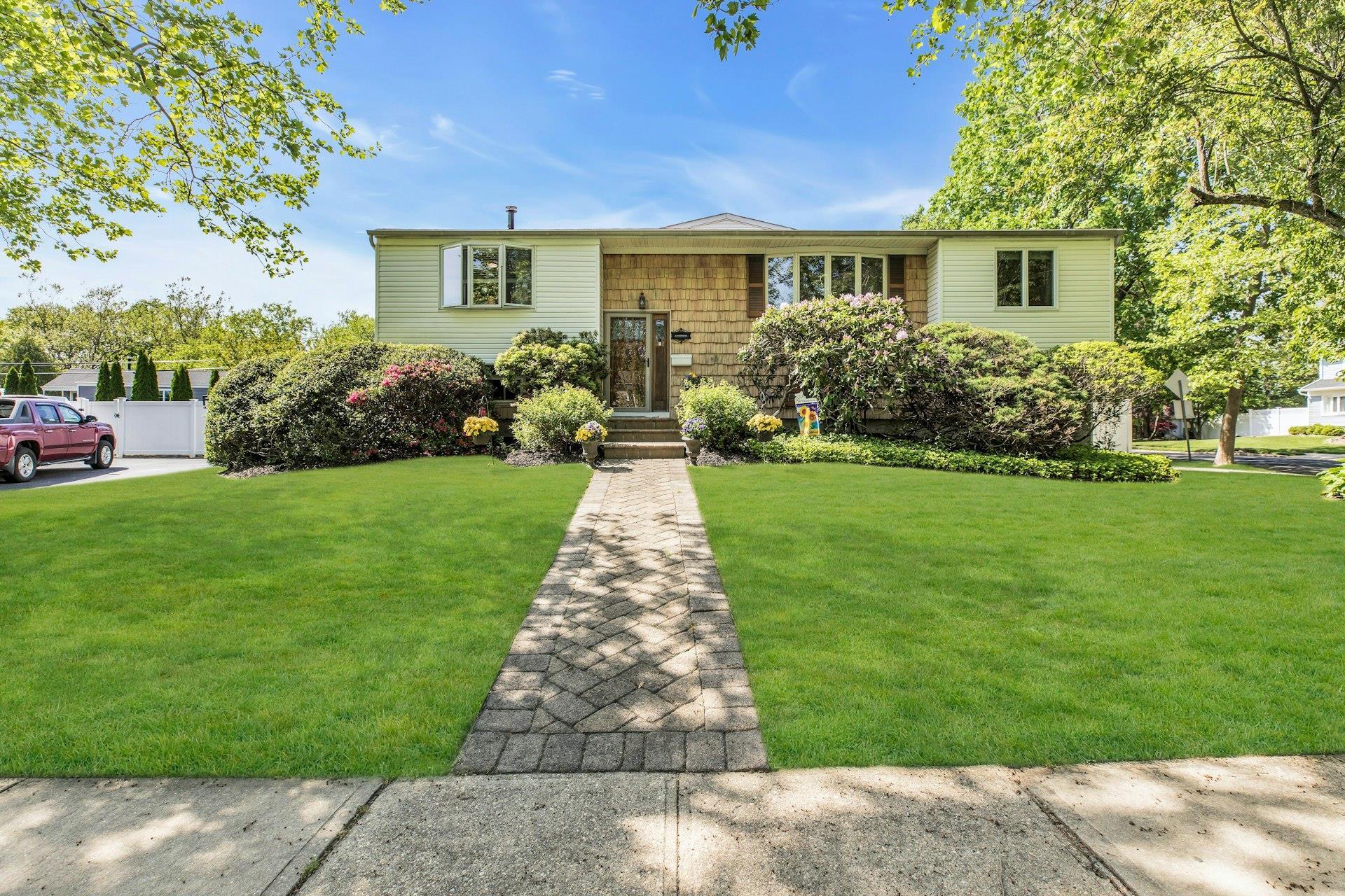 Single Family Pomper  Suffolk County, NY 11731, MLS-856943-5