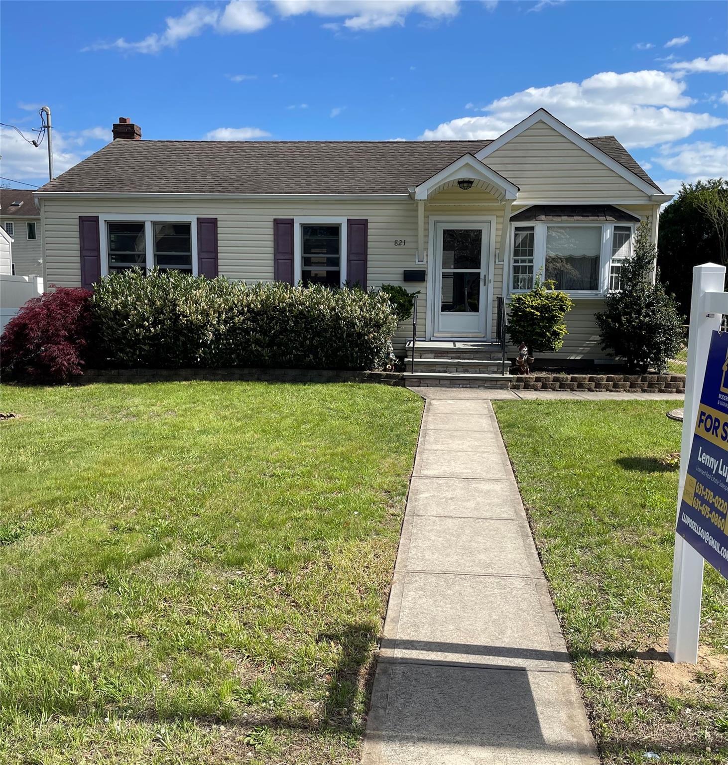 Single Family 10th  Suffolk County, NY 11704, MLS-856944-10