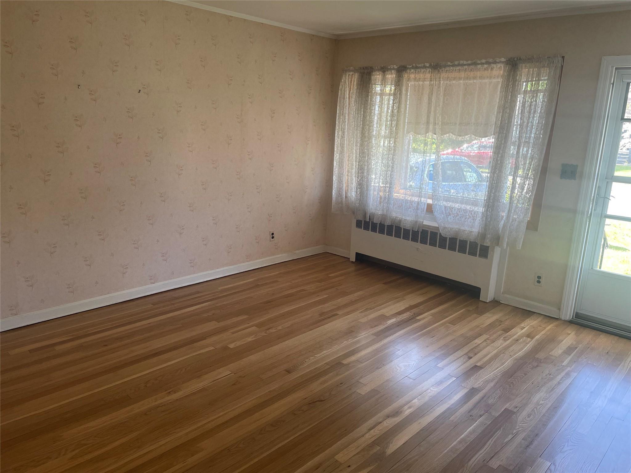 Single Family 10th  Suffolk County, NY 11704, MLS-856944-4