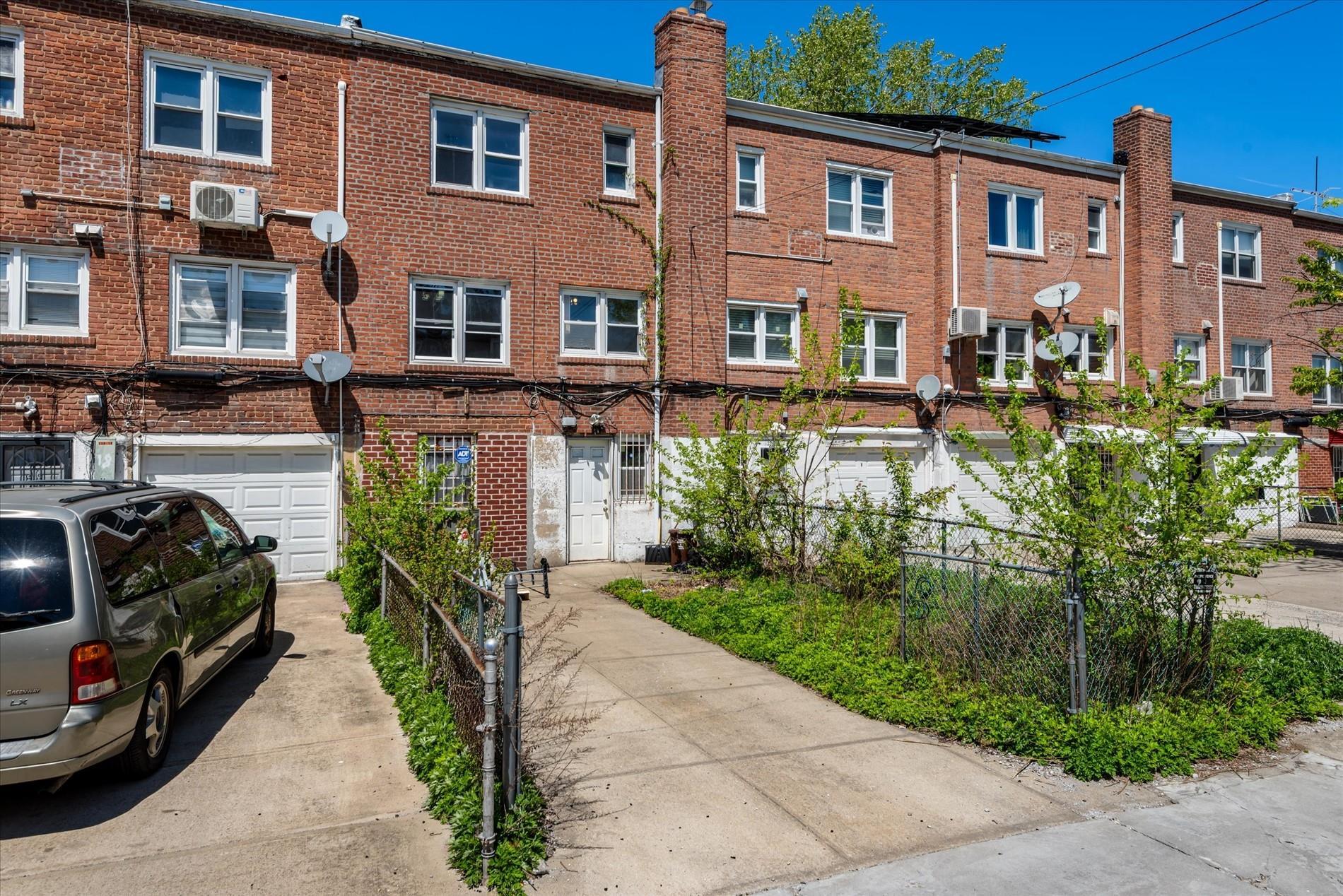 Single Family 77th  Queens, NY 11367, MLS-856948-22