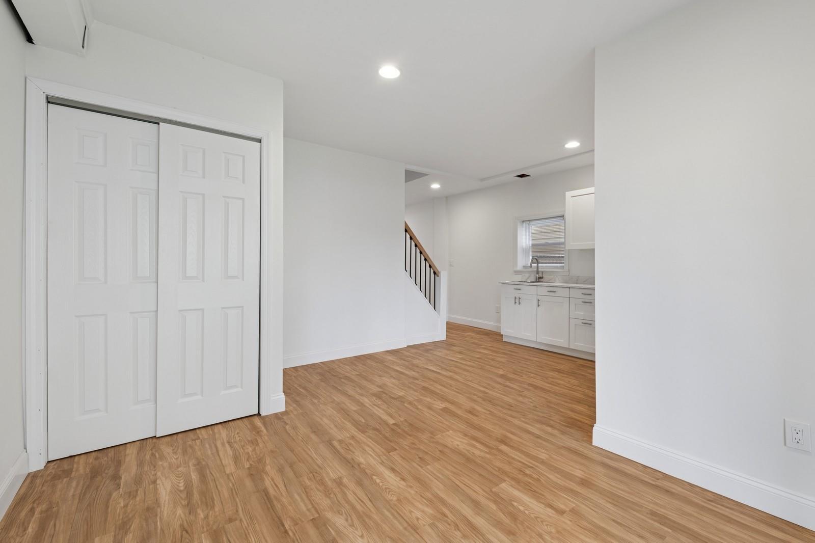 Single Family Harding Ave  Bronx, NY 10465, MLS-856951-30
