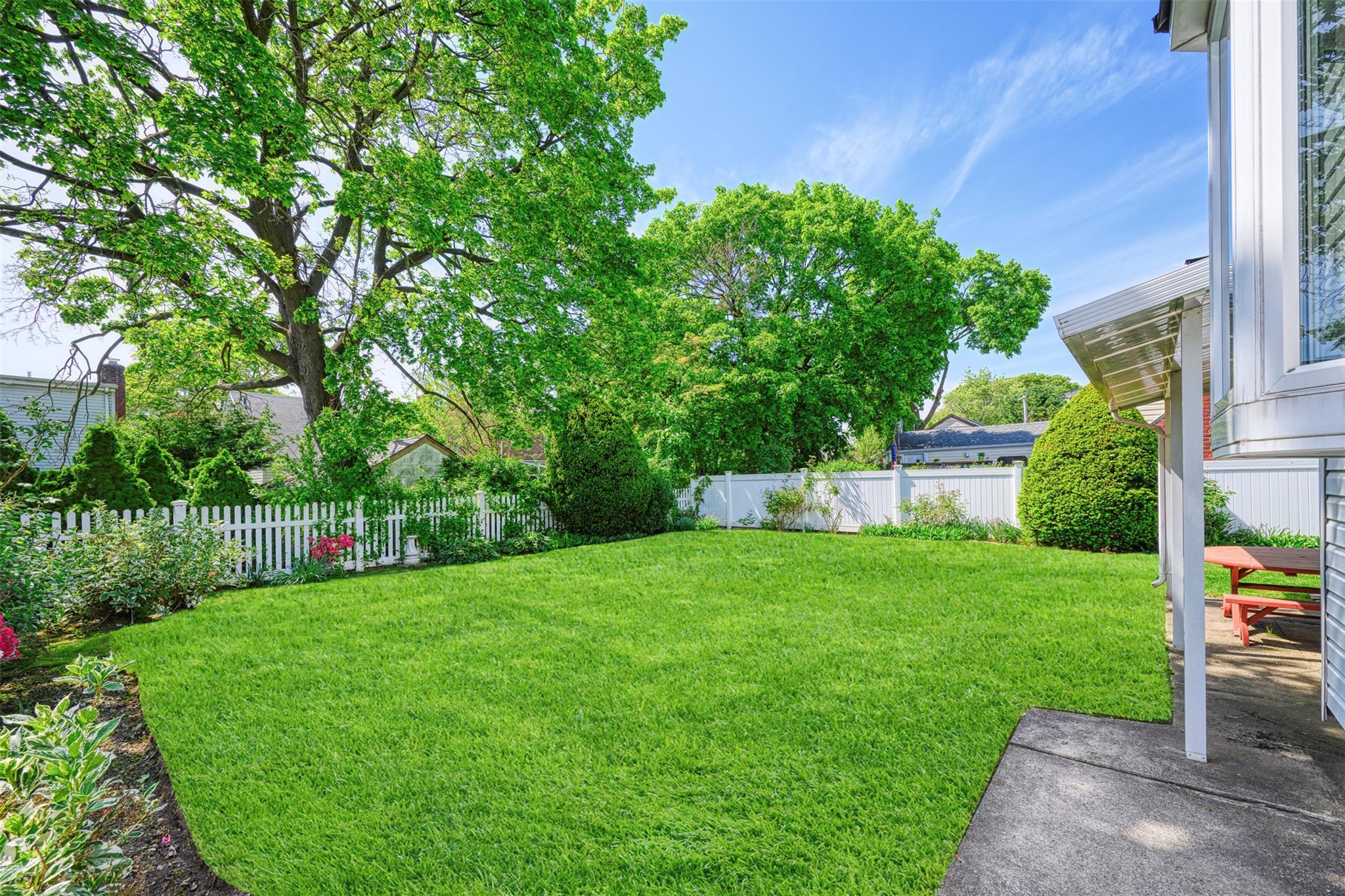 Single Family Winthrop  Nassau County, NY 11040, MLS-856963-34