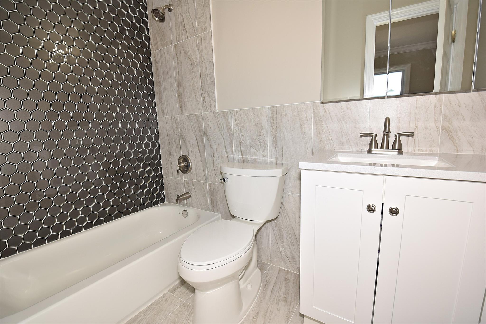 Single Family Main  Suffolk County, NY 11939, MLS-856972-11