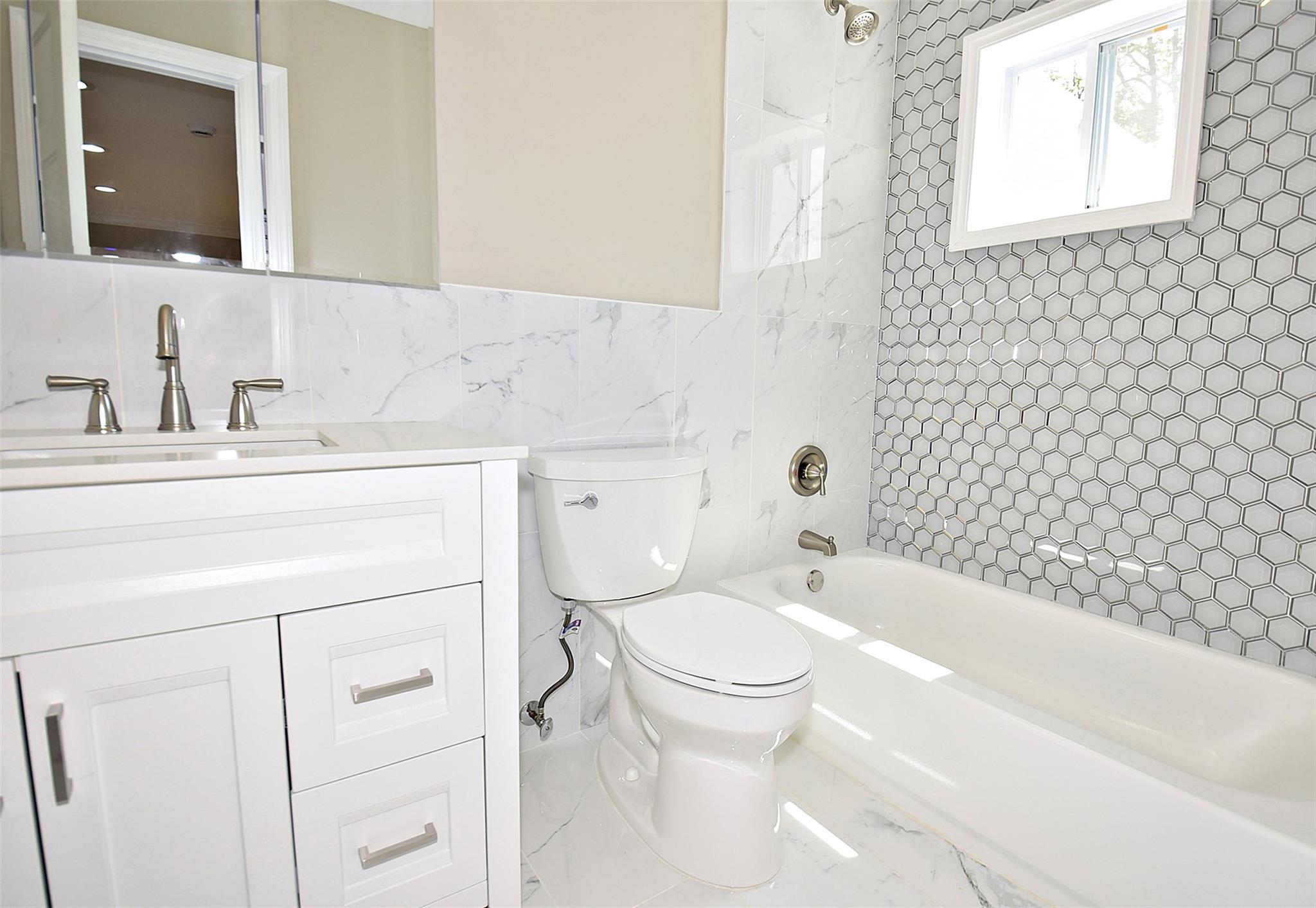 Single Family Main  Suffolk County, NY 11939, MLS-856972-13