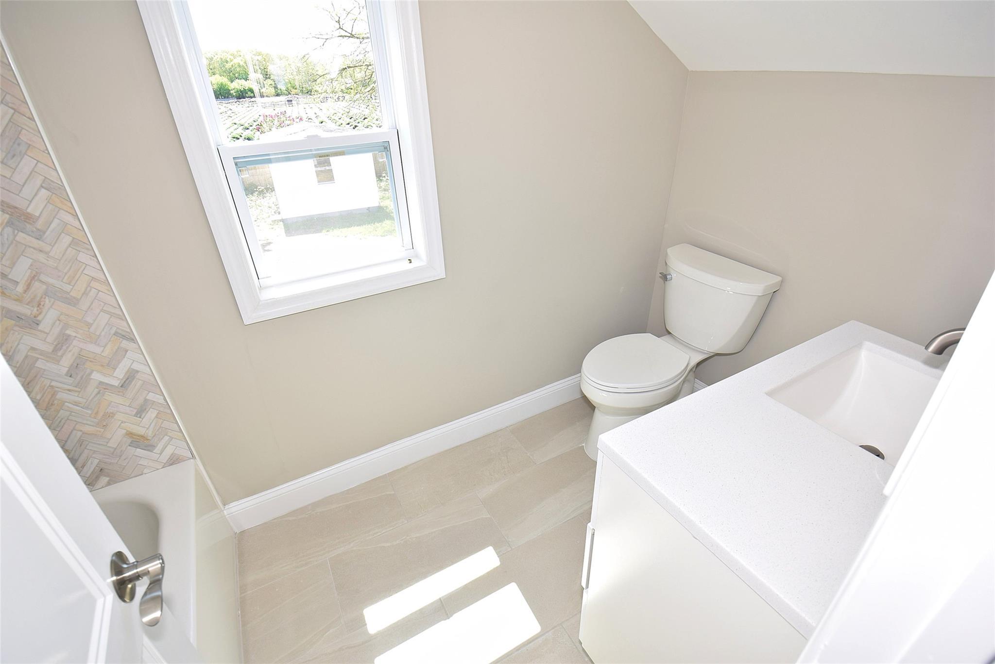 Single Family Main  Suffolk County, NY 11939, MLS-856972-14