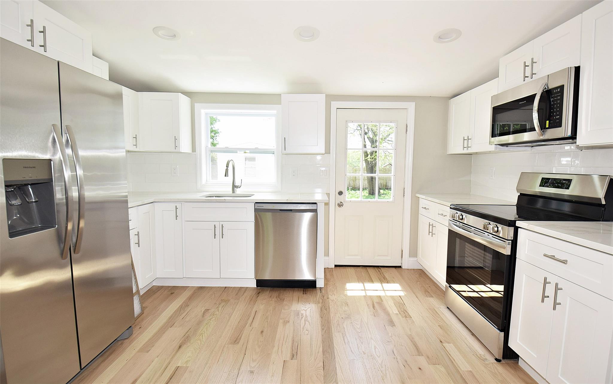 Single Family Main  Suffolk County, NY 11939, MLS-856972-15
