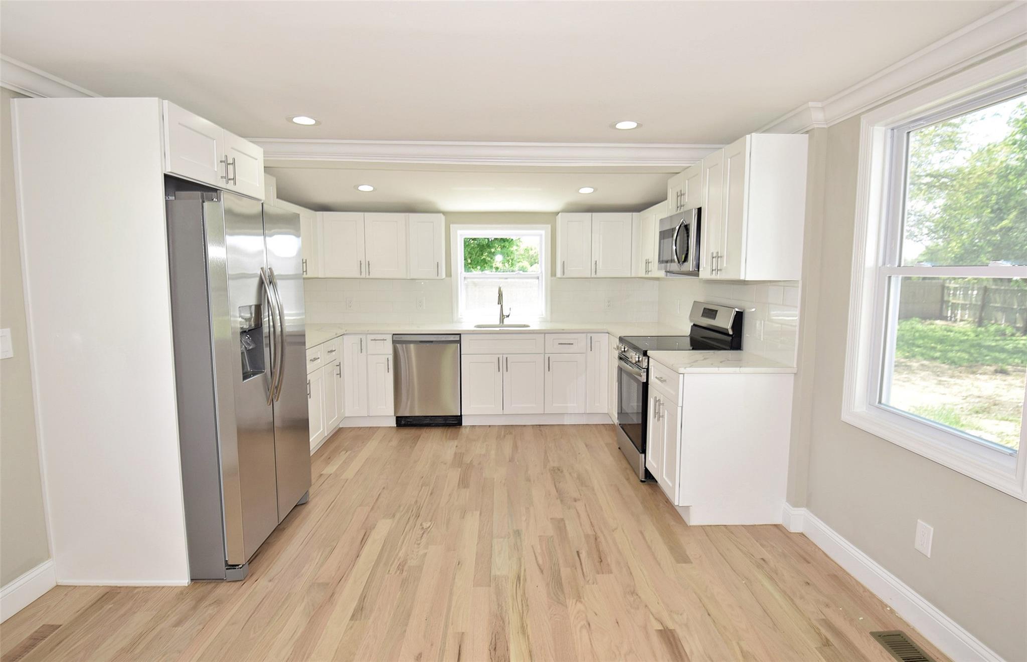 Single Family Main  Suffolk County, NY 11939, MLS-856972-18