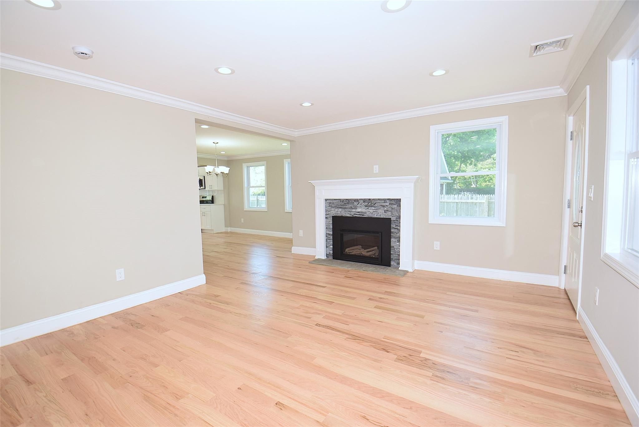 Single Family Main  Suffolk County, NY 11939, MLS-856972-23