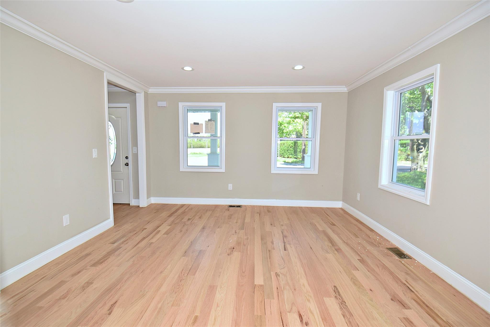Single Family Main  Suffolk County, NY 11939, MLS-856972-25