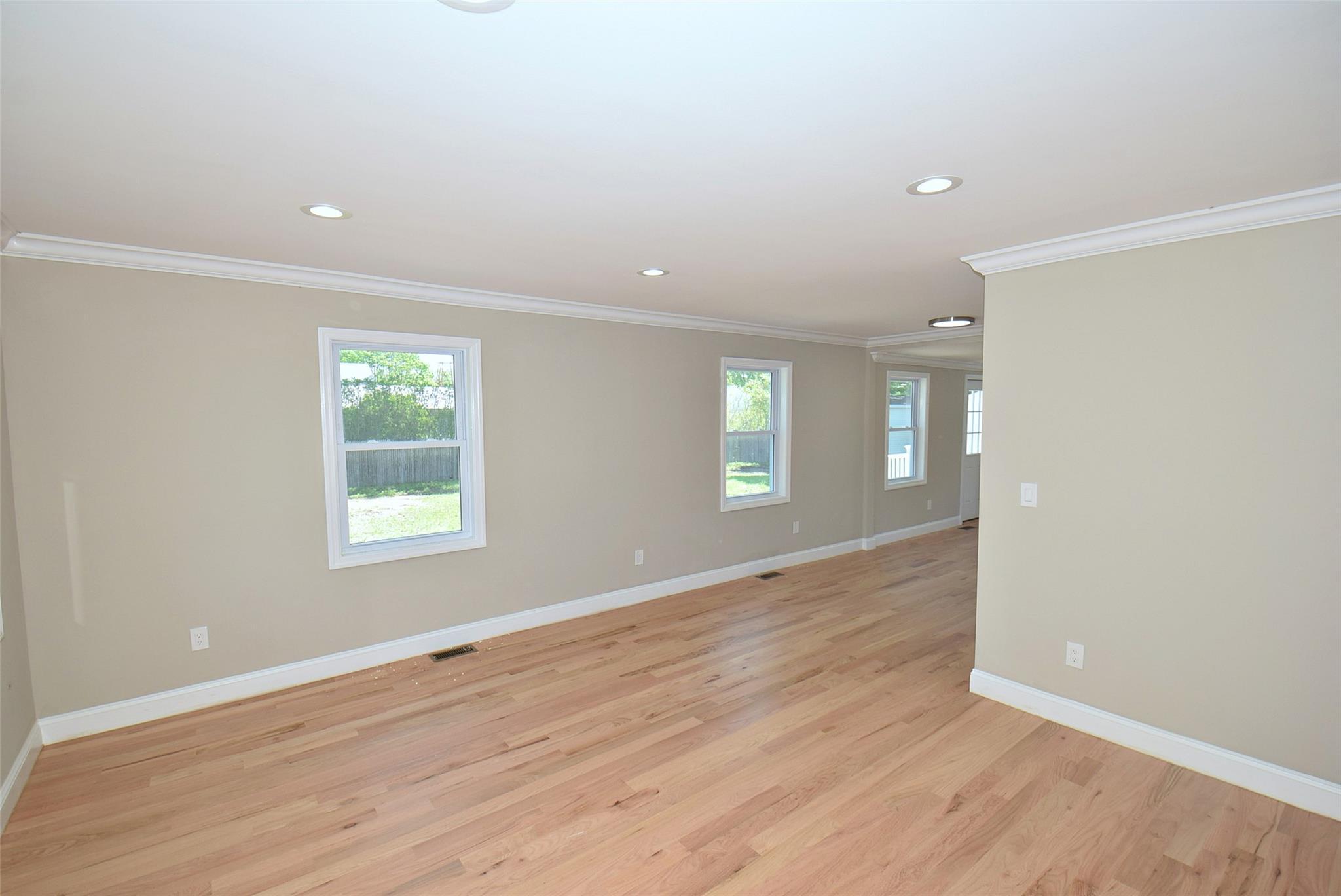 Single Family Main  Suffolk County, NY 11939, MLS-856972-26