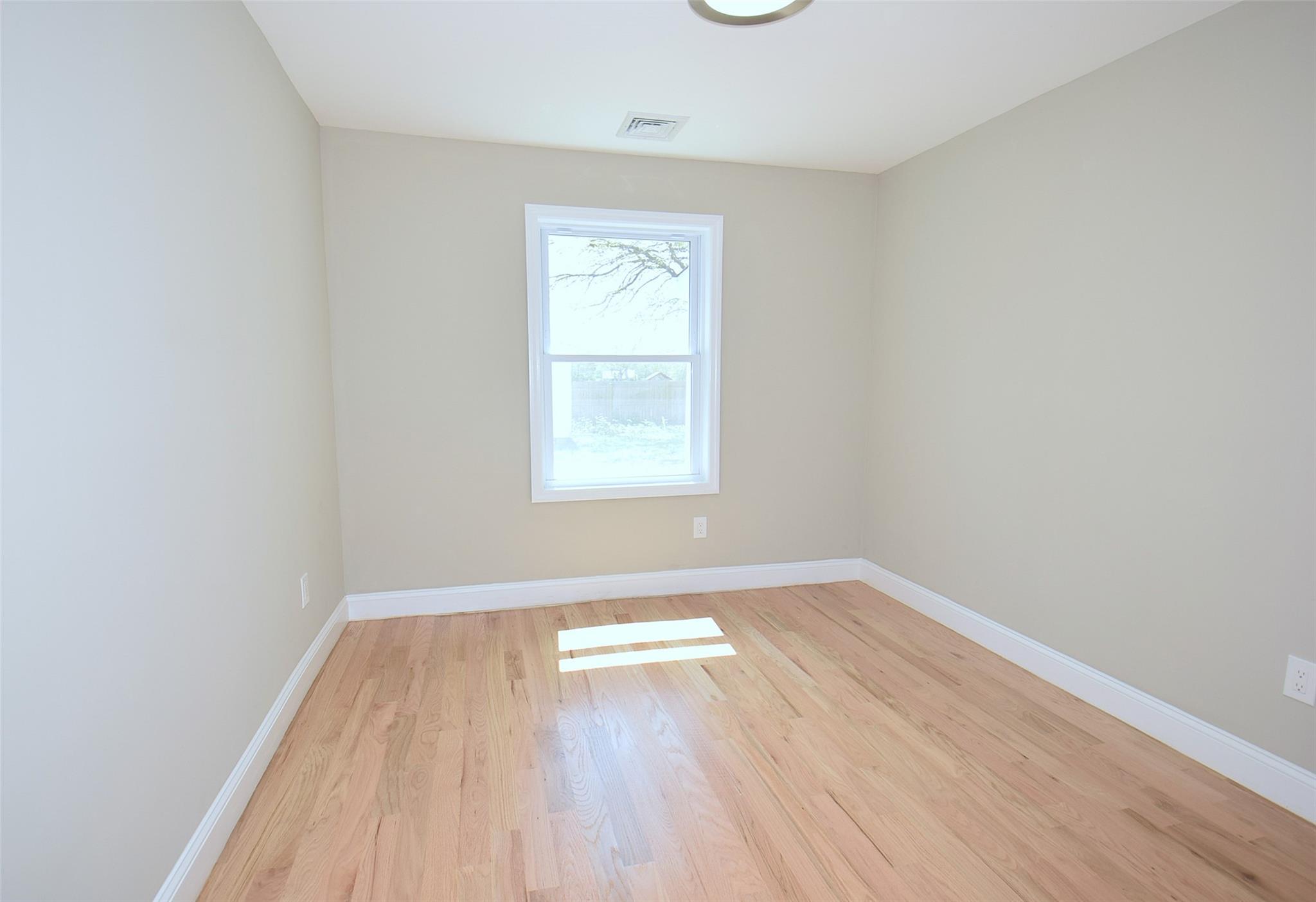Single Family Main  Suffolk County, NY 11939, MLS-856972-27