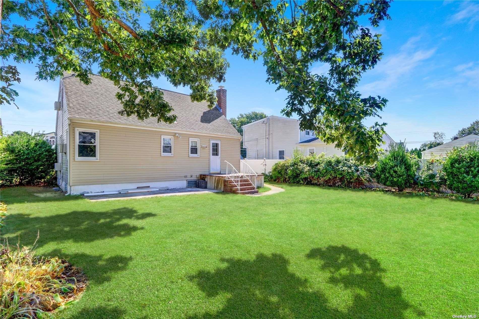 Single Family West  Nassau County, NY 11714, MLS-857035-4