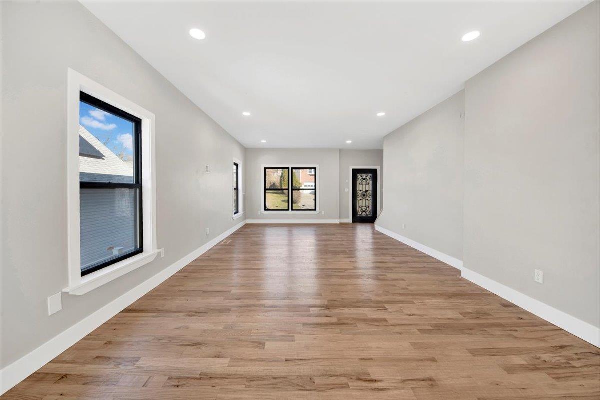 Single Family Bretton  Westchester County, NY 10710, MLS-857048-10