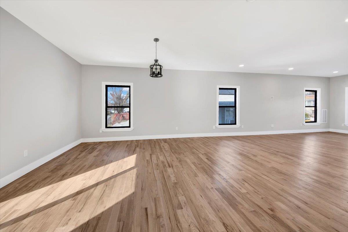 Single Family Bretton  Westchester County, NY 10710, MLS-857048-9
