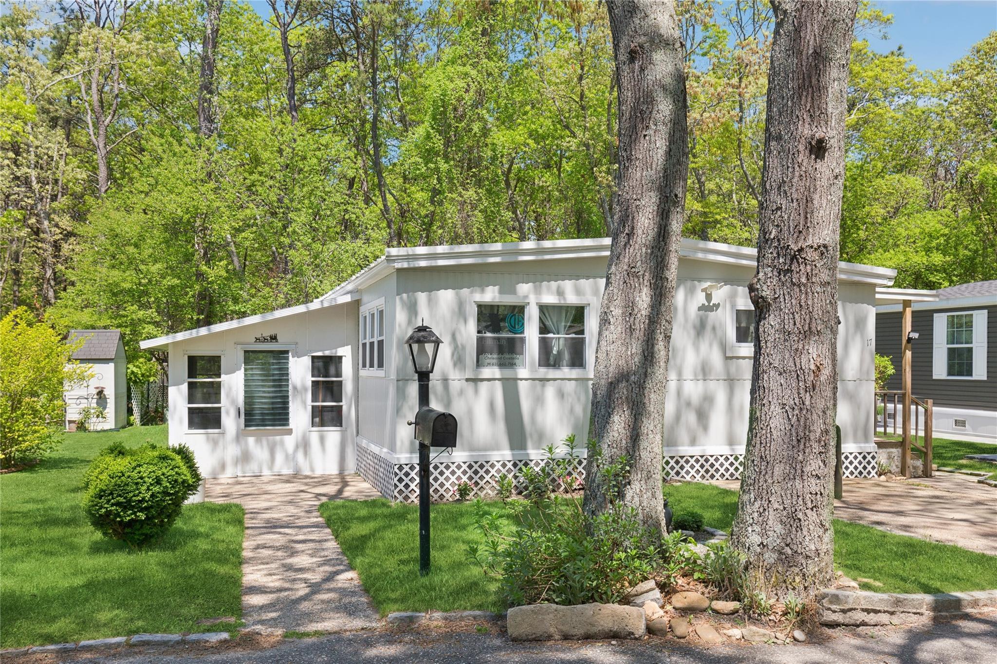 Single Family Riverleigh Avenue  Suffolk County, NY 11901, MLS-857066-18