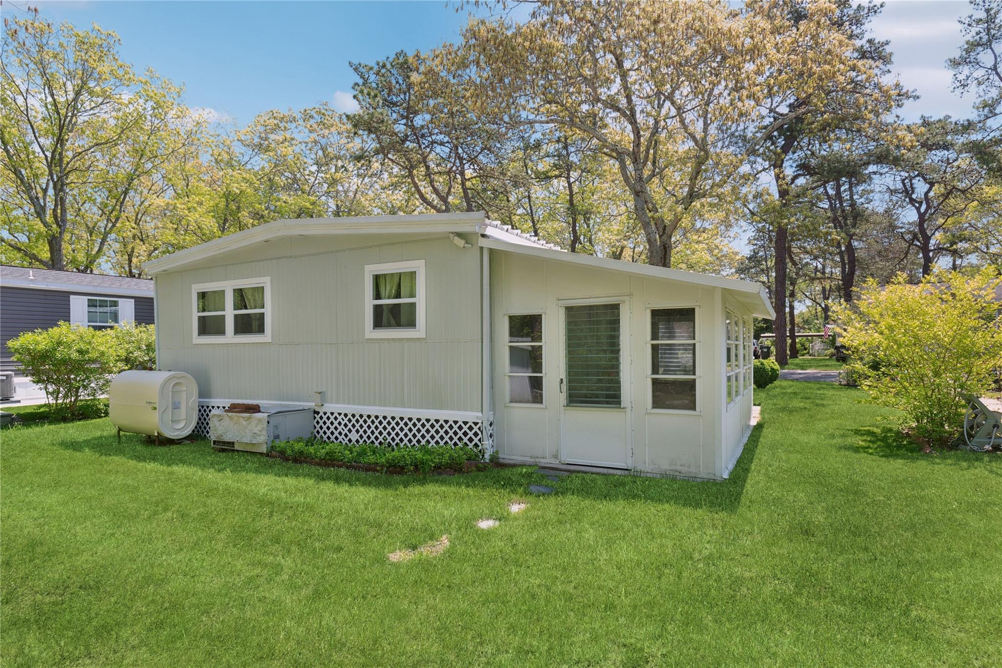 Single Family Riverleigh Avenue  Suffolk County, NY 11901, MLS-857066-19