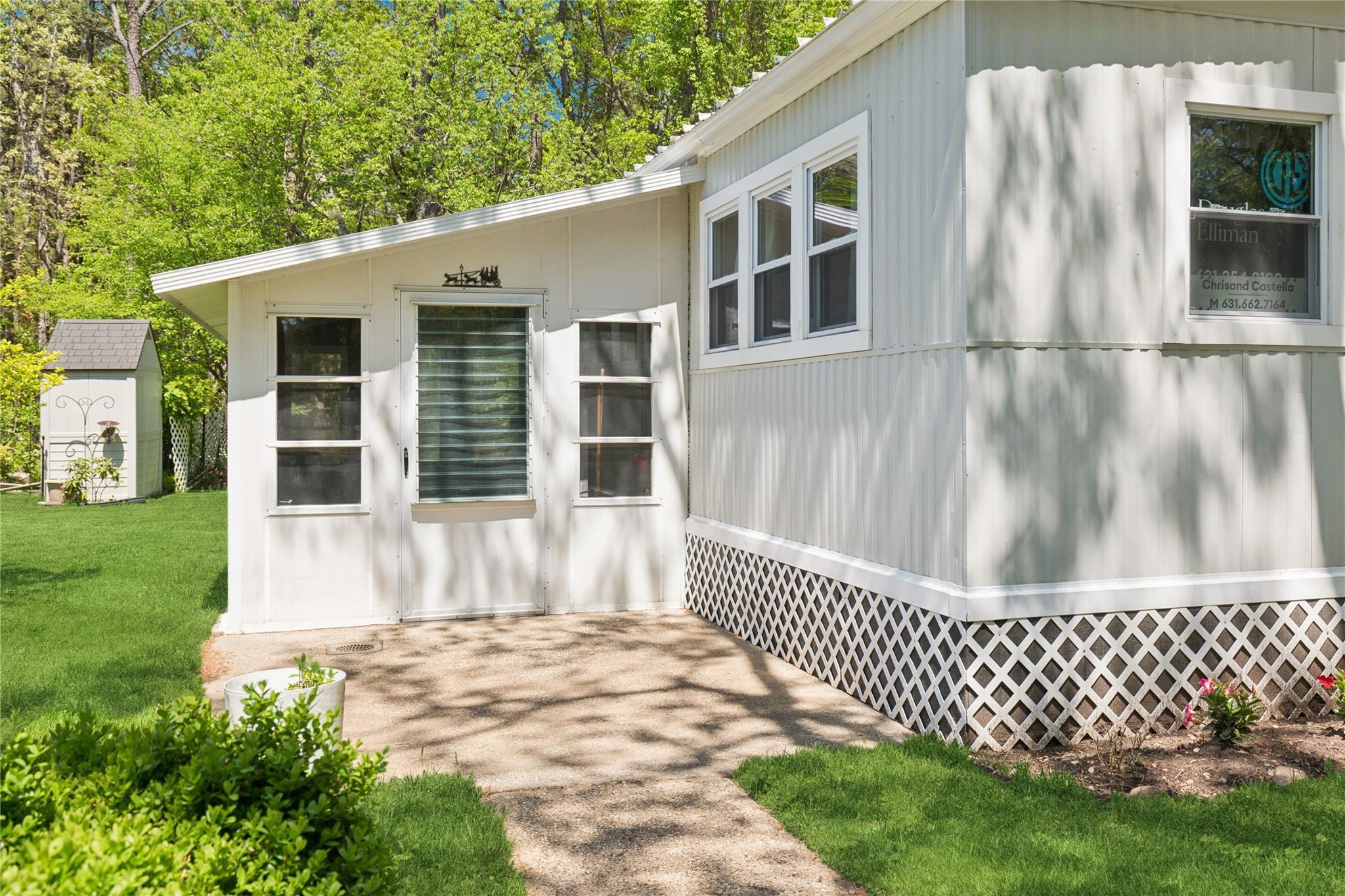 Single Family Riverleigh Avenue  Suffolk County, NY 11901, MLS-857066-4