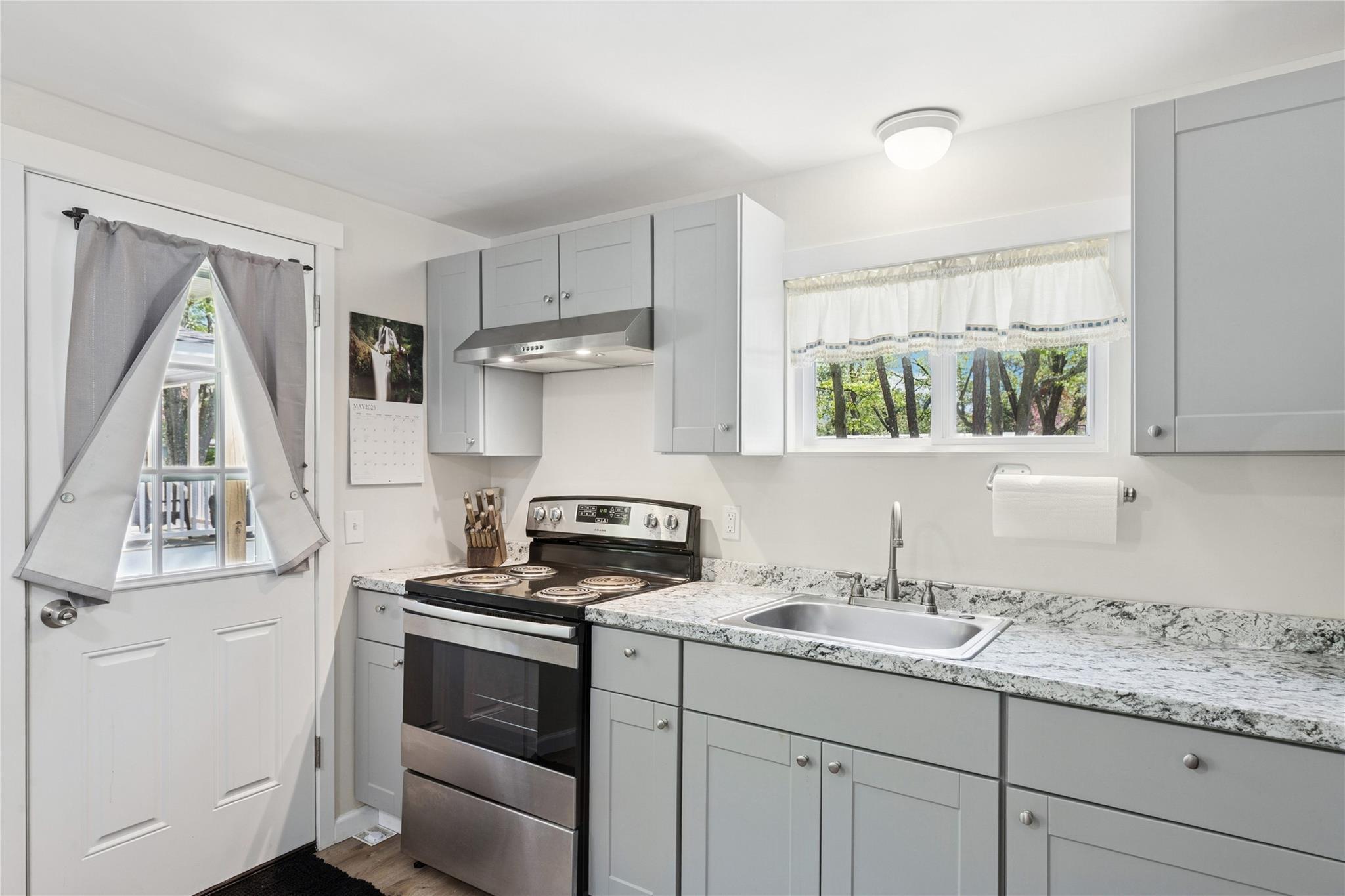 Single Family Riverleigh Avenue  Suffolk County, NY 11901, MLS-857066-8