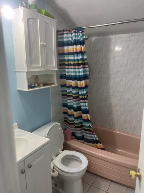 Single Family Alder  Nassau County, NY 11710, MLS-857079-25