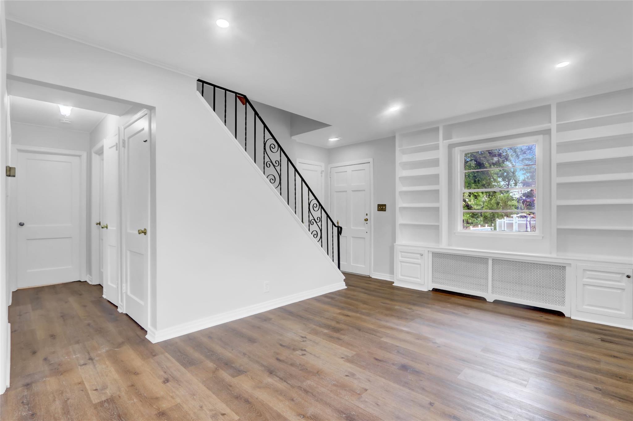 Single Family Inwood  Nassau County, NY 11542, MLS-857111-11