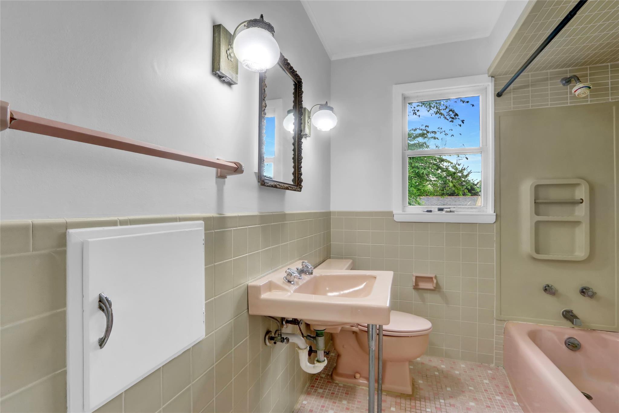 Single Family Inwood  Nassau County, NY 11542, MLS-857111-12