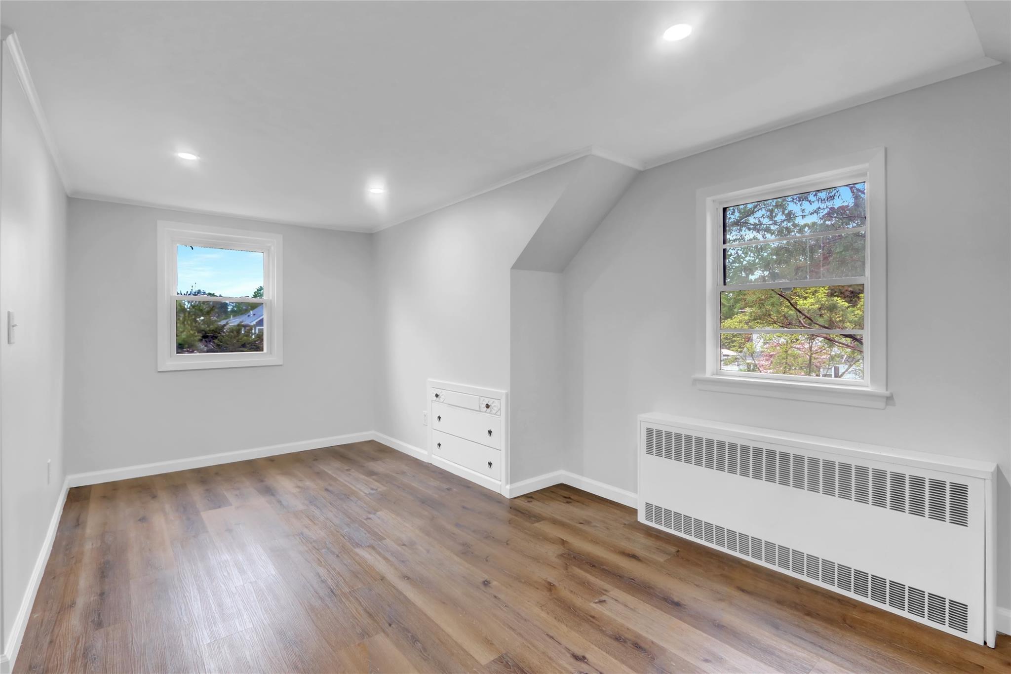 Single Family Inwood  Nassau County, NY 11542, MLS-857111-20